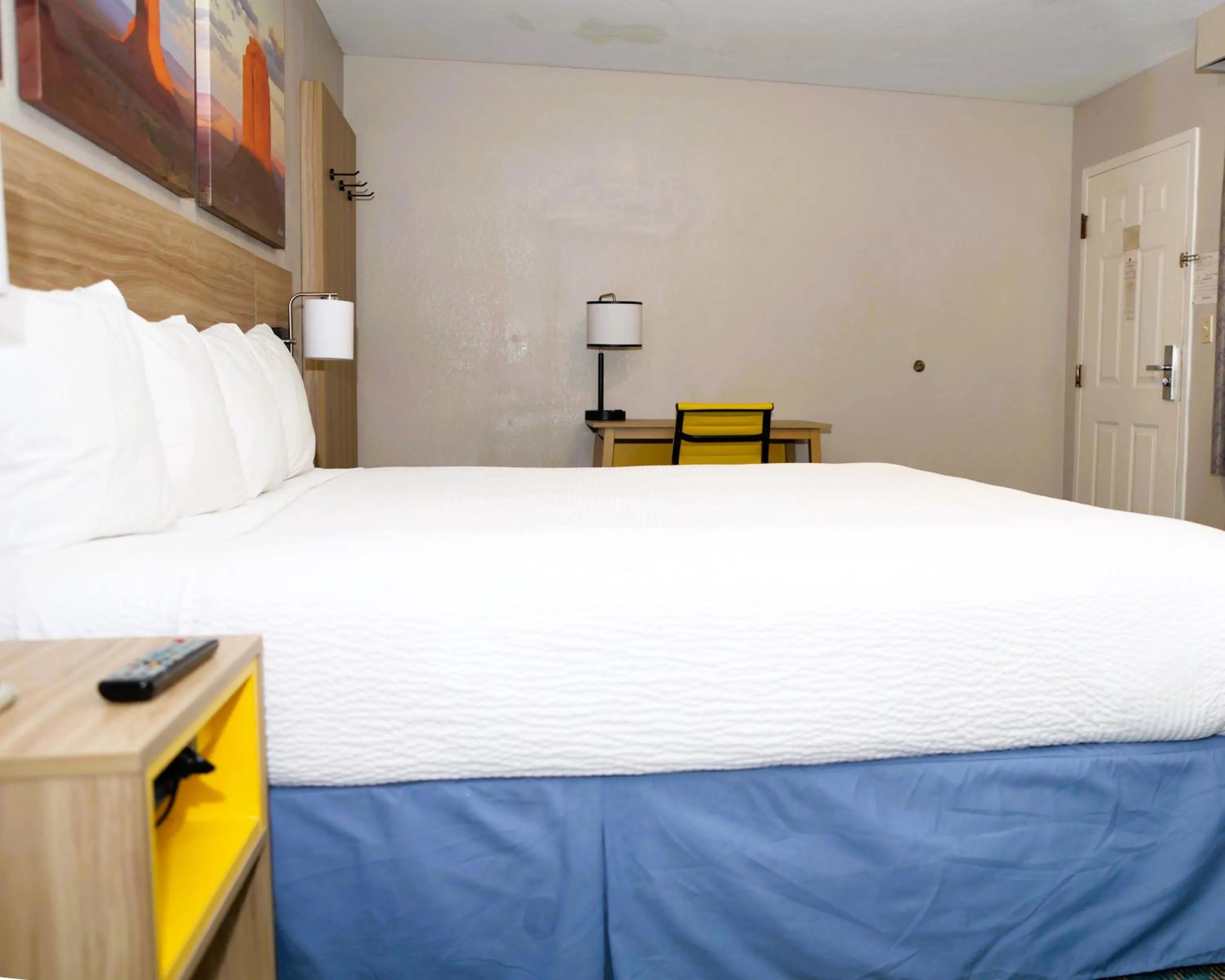 Bed in Days Inn by Wyndham East Albuquerque