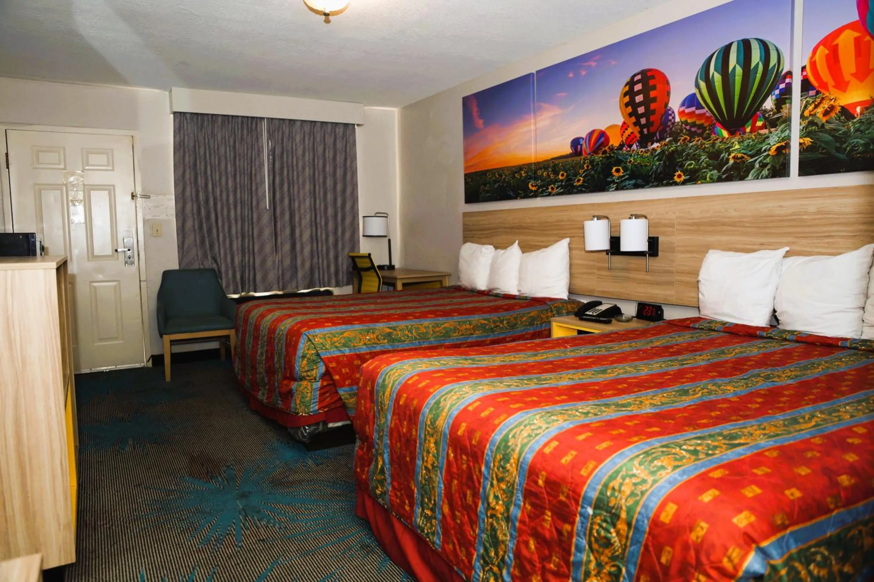Photo of the whole room, Bed in Days Inn by Wyndham East Albuquerque