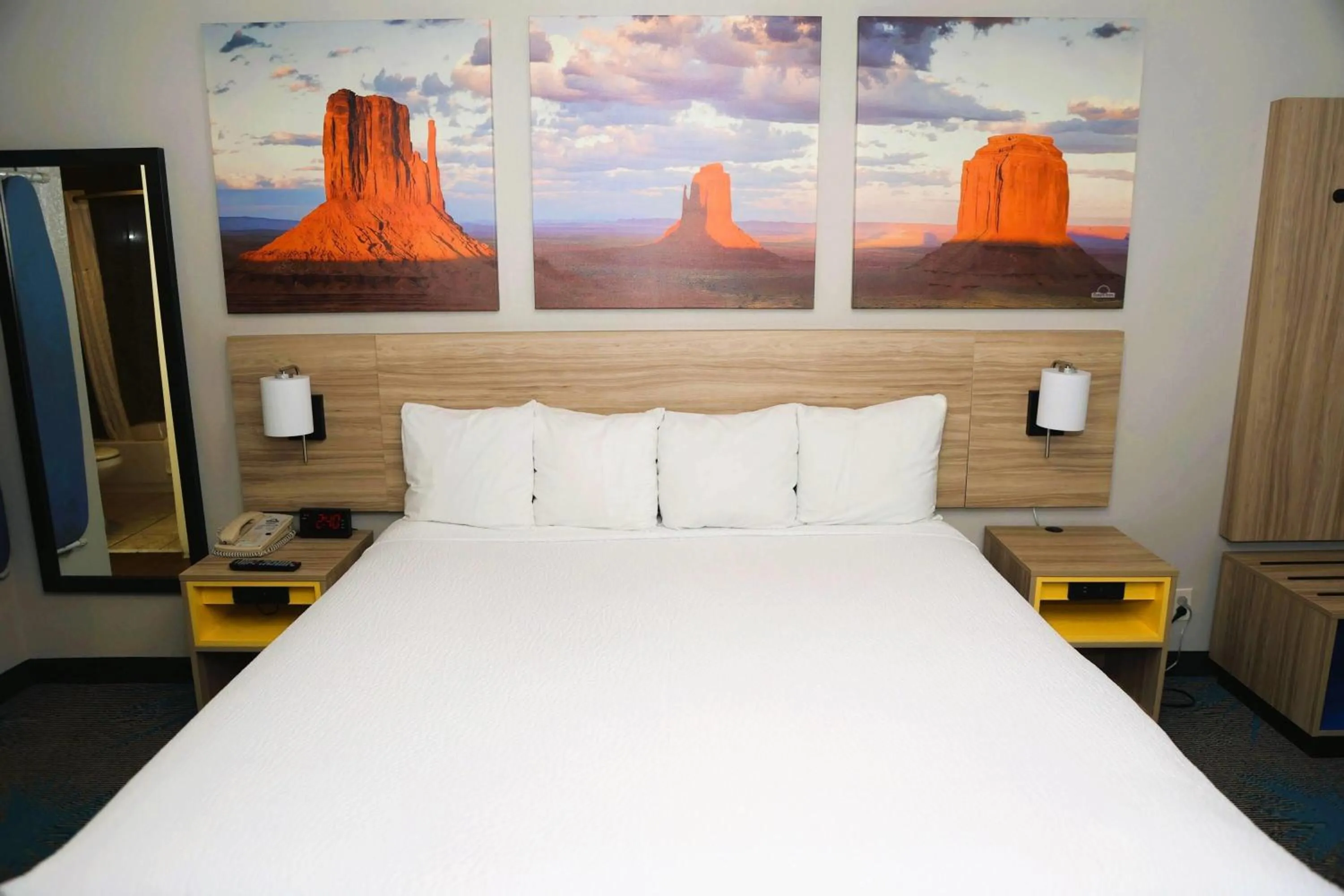 Photo of the whole room, Bed in Days Inn by Wyndham East Albuquerque 'Newly Renovated'