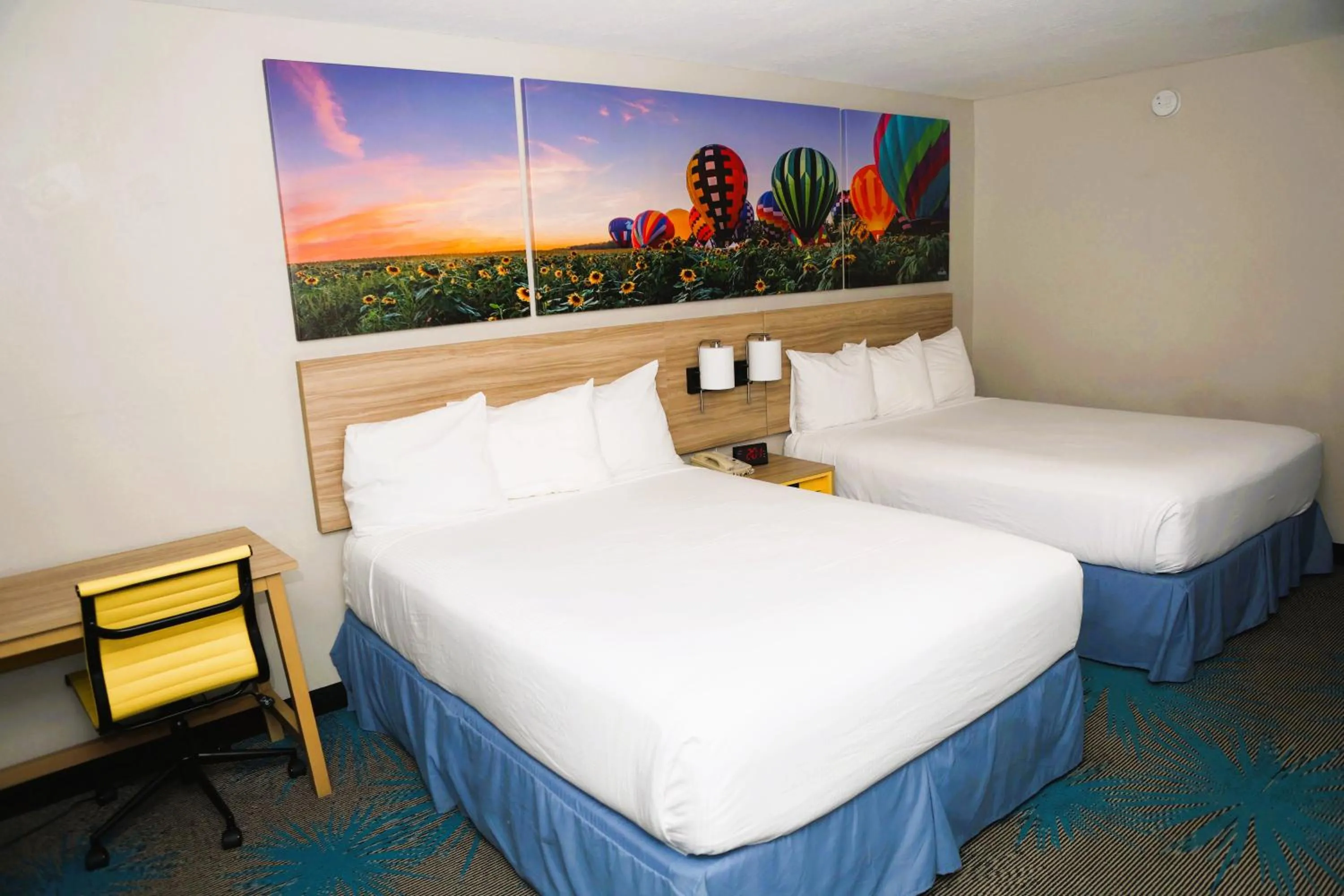 Photo of the whole room, Bed in Days Inn by Wyndham East Albuquerque