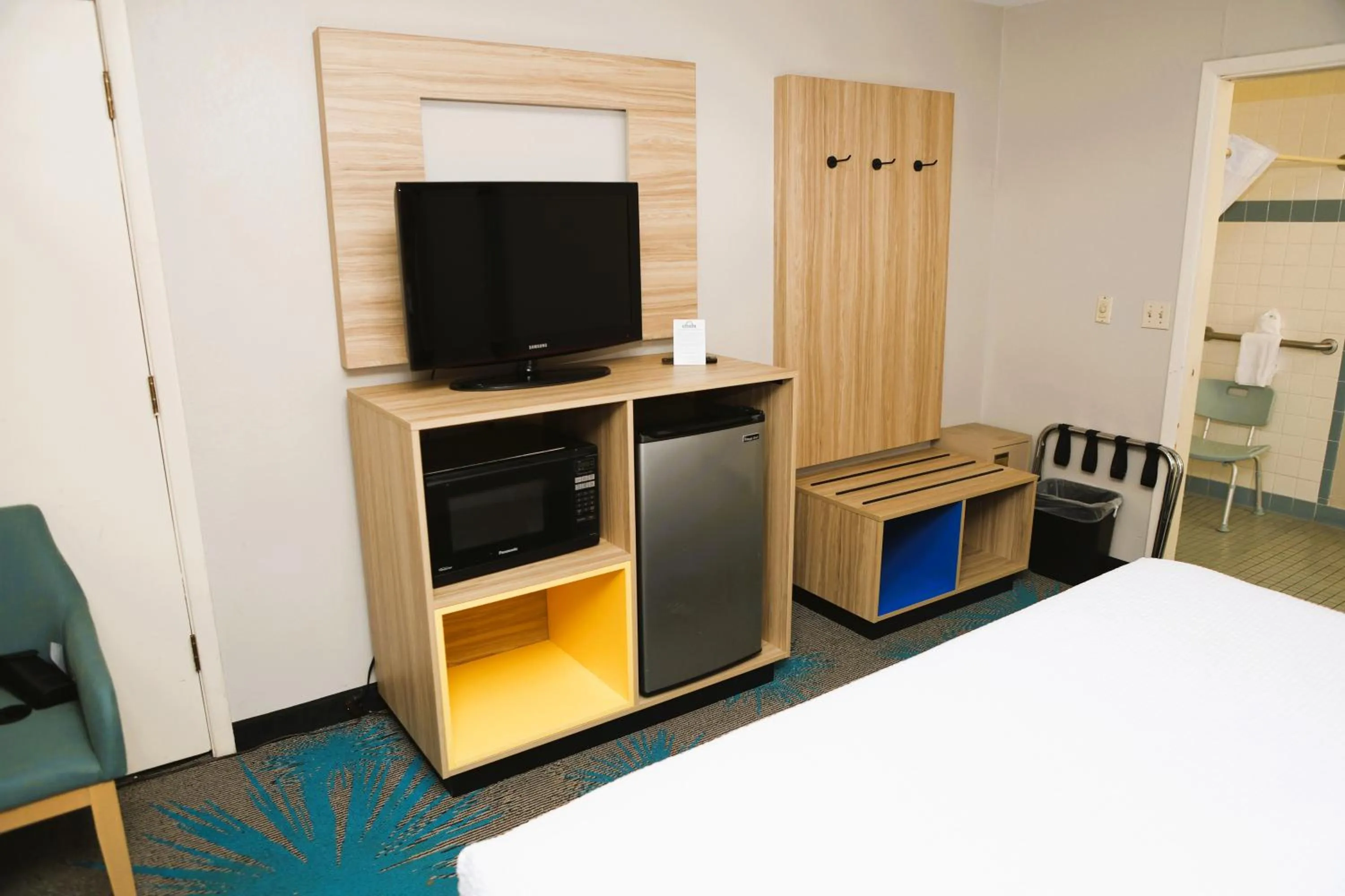 Bedroom, Bed in Days Inn by Wyndham East Albuquerque