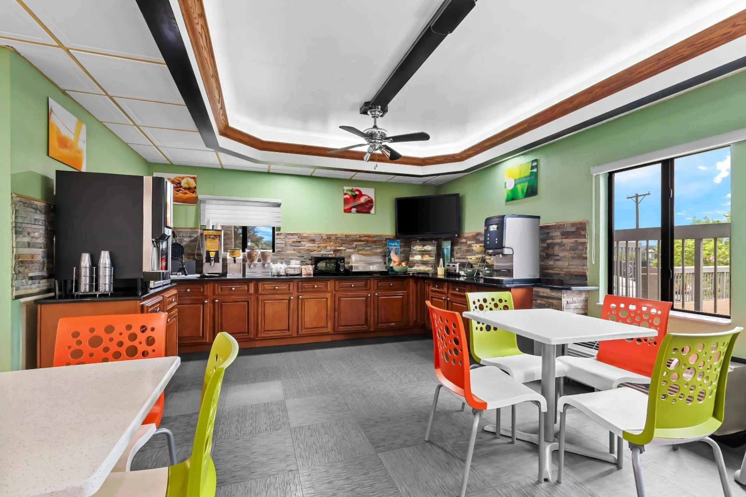 Breakfast in Quality Inn Hixson-Chattanooga