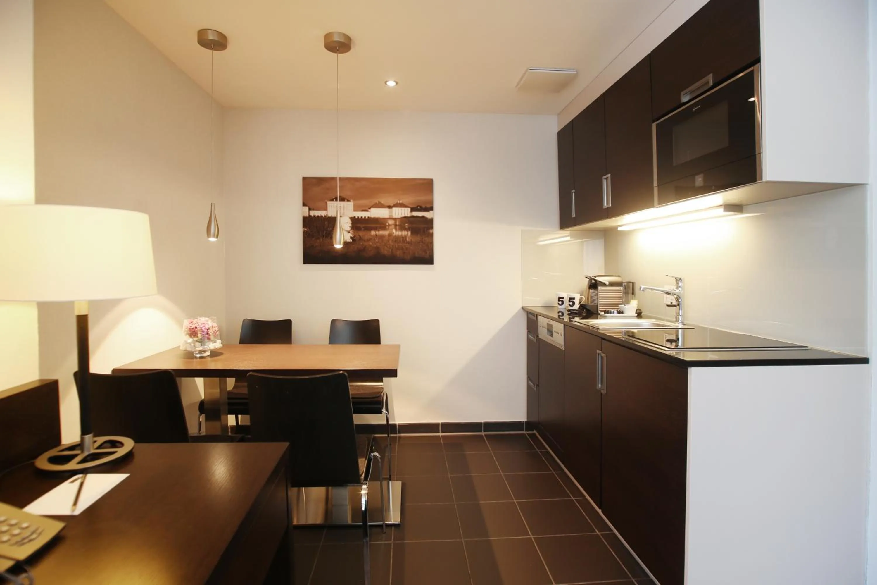 Food and drinks in Schiller 5 Hotel