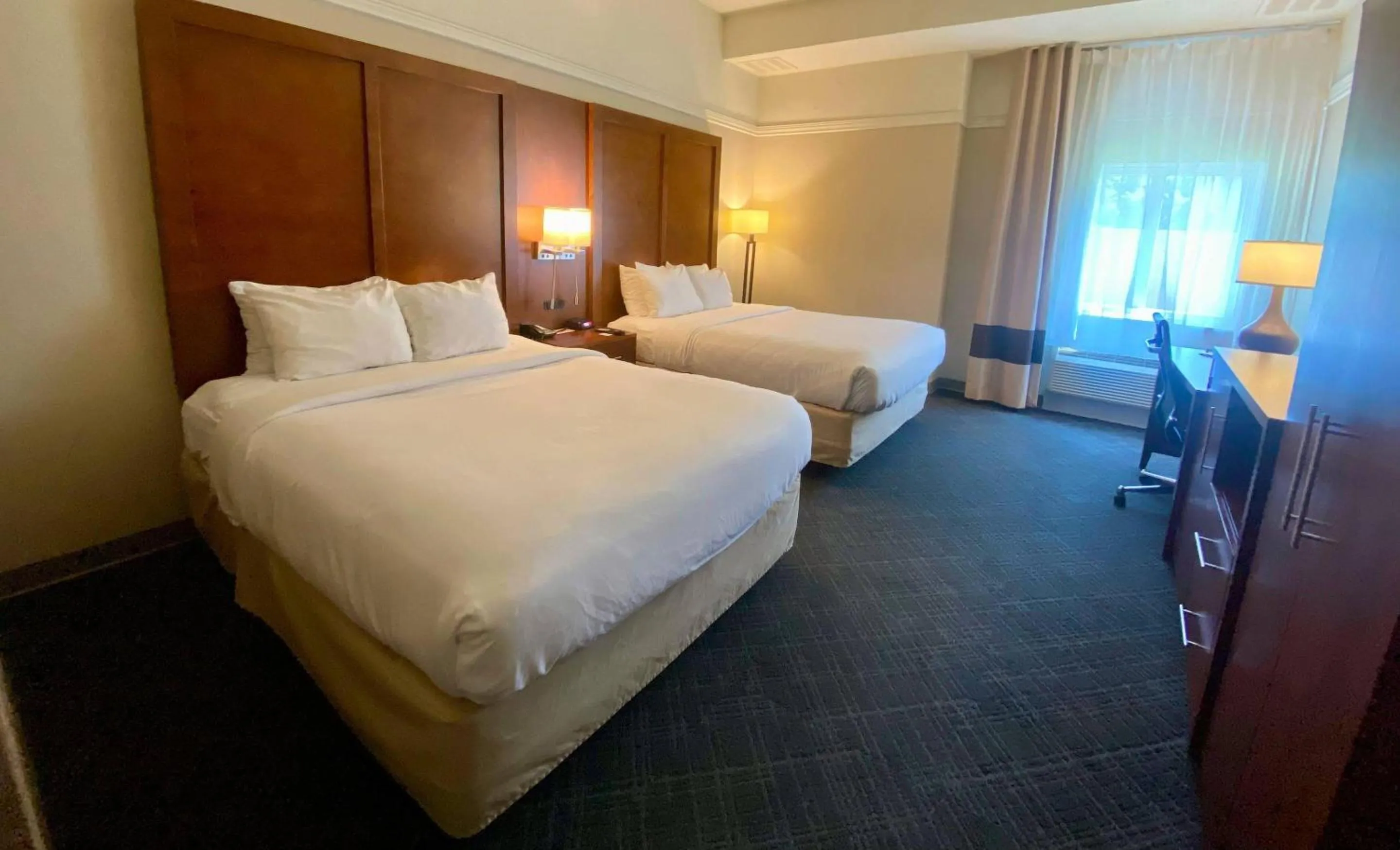 Bedroom, Bed in Comfort Inn Rutland - Killington