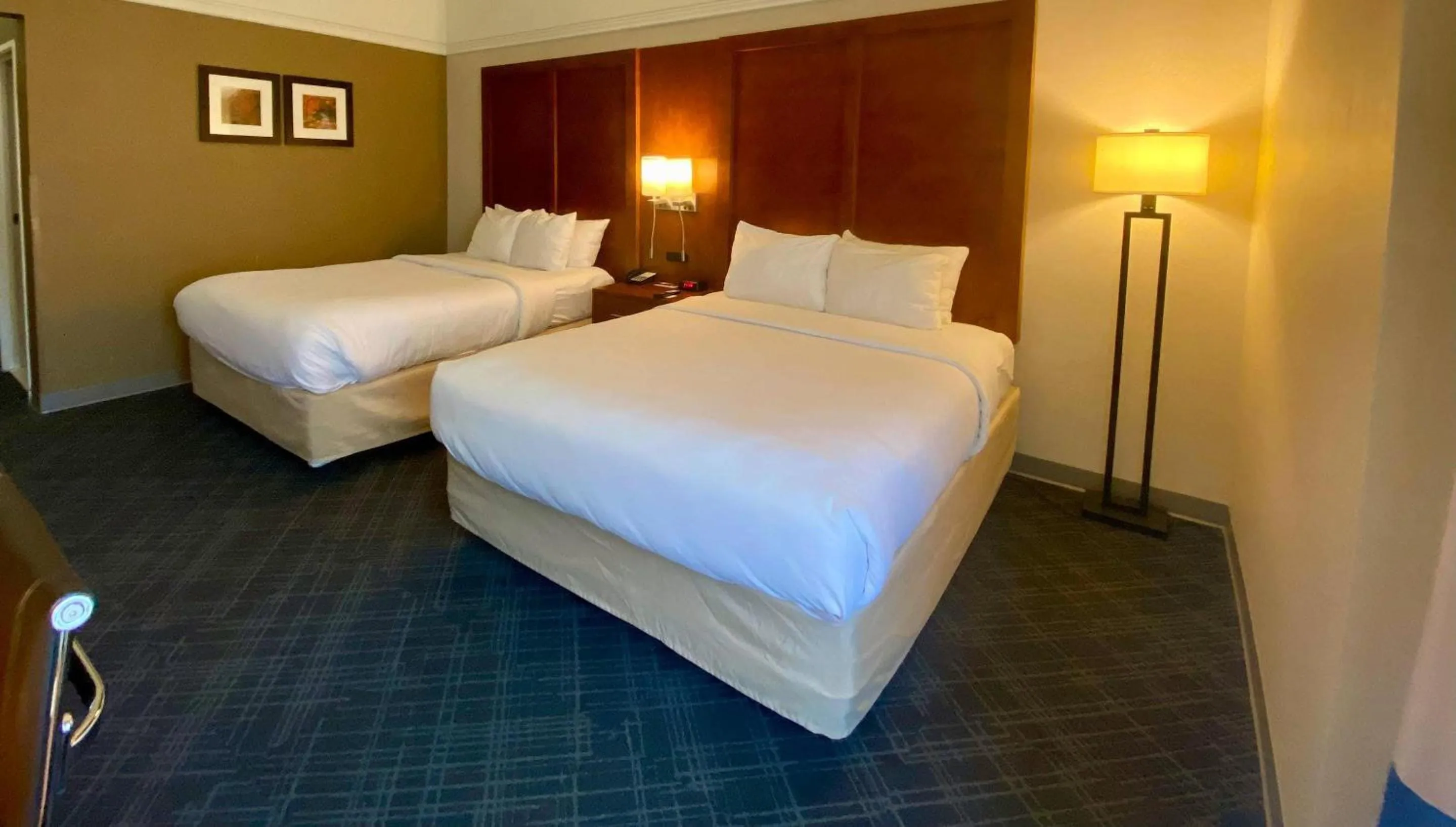 Bedroom, Bed in Comfort Inn Rutland - Killington