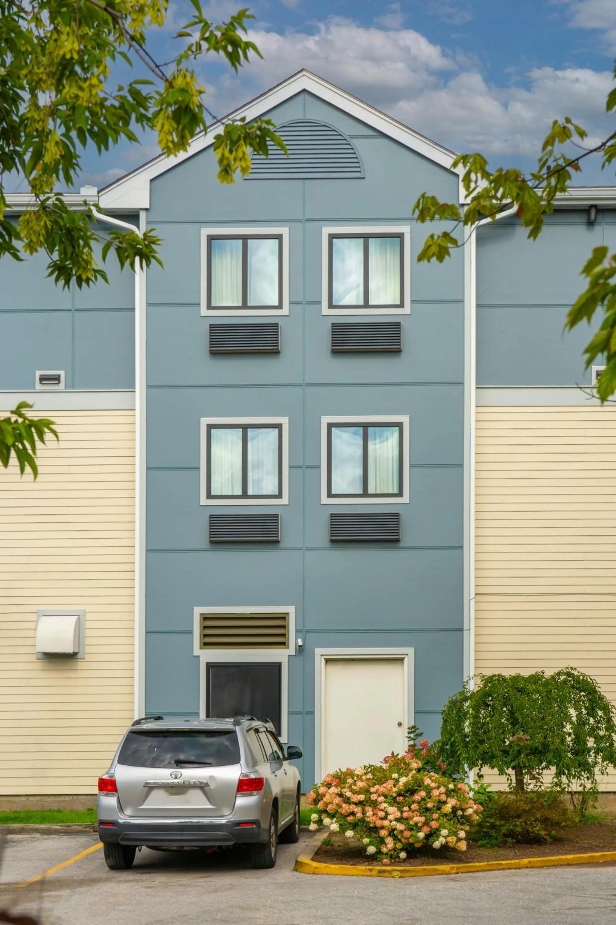 Property building in Comfort Inn Rutland - Killington