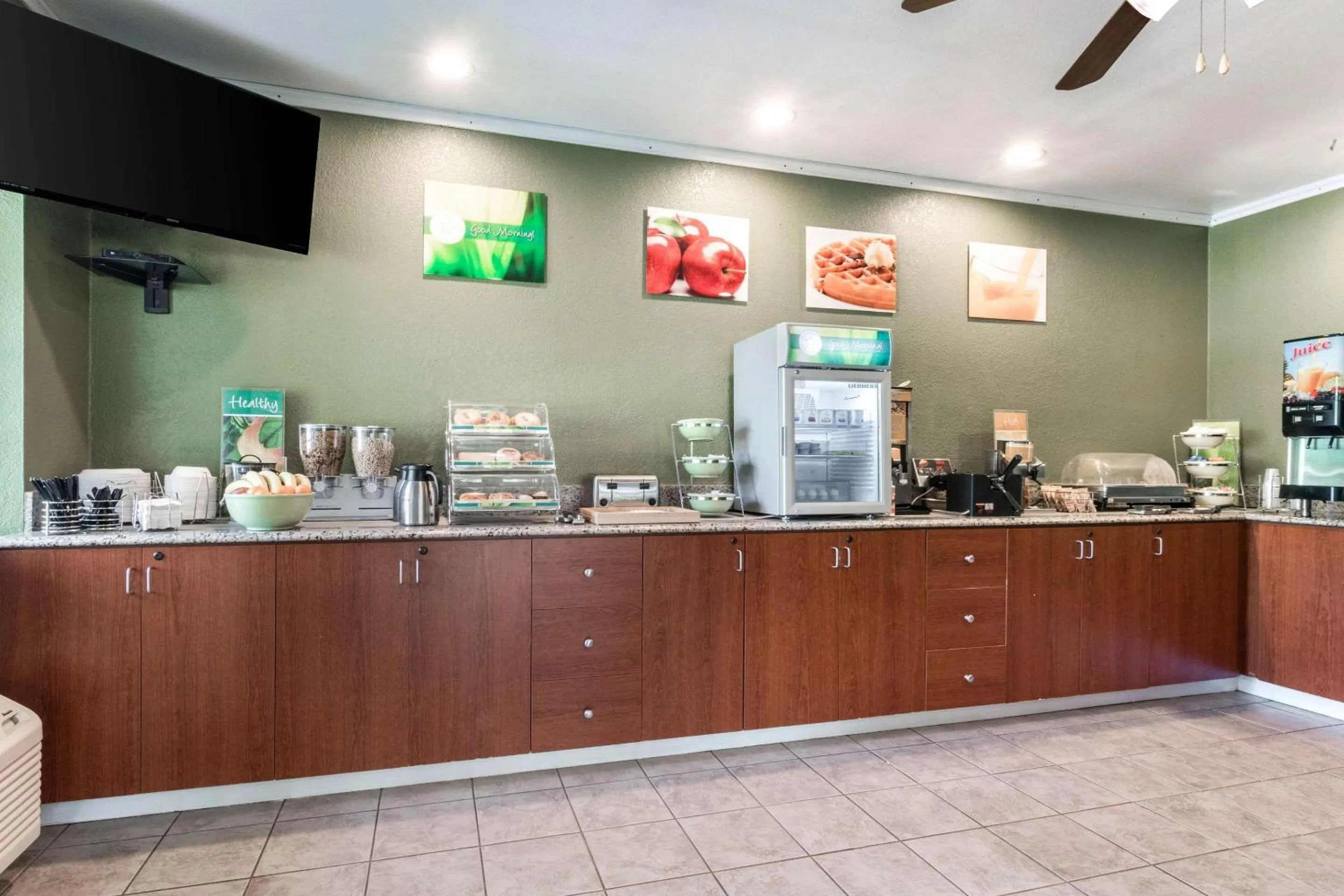 Restaurant/places to eat in Quality Inn & Suites Bainbridge Island