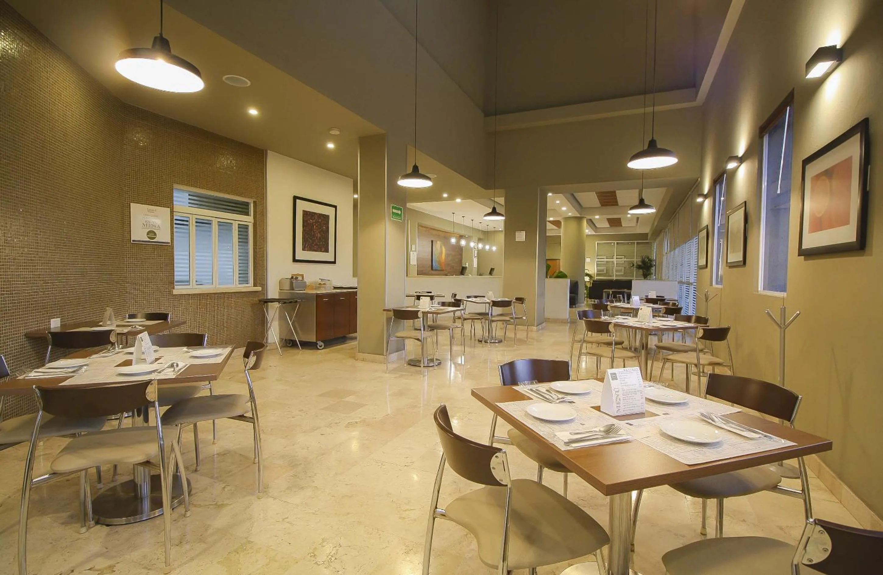 Restaurant/places to eat in Hotel Turotel Morelia