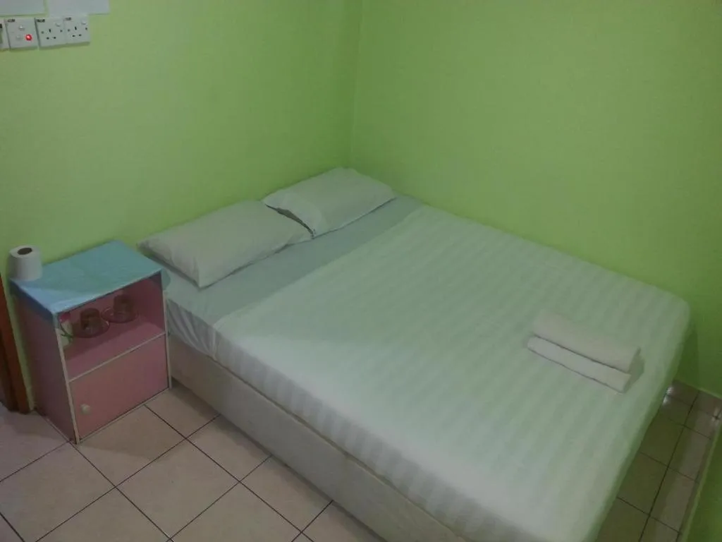 Bed in Borneo Gaya Lodge