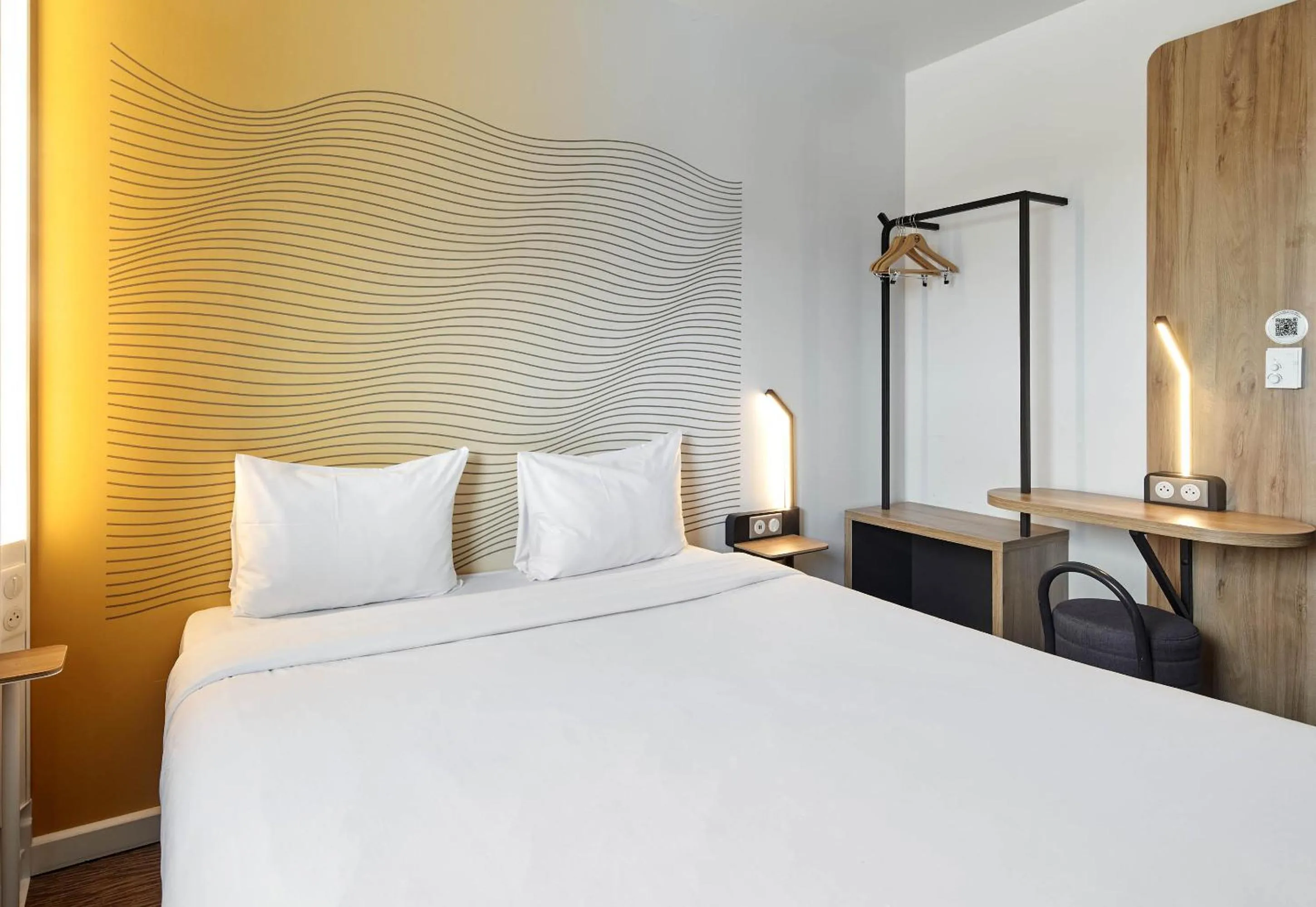 Bedroom, Bed in B&B HOTEL NANTERRE Rueil-Malmaison