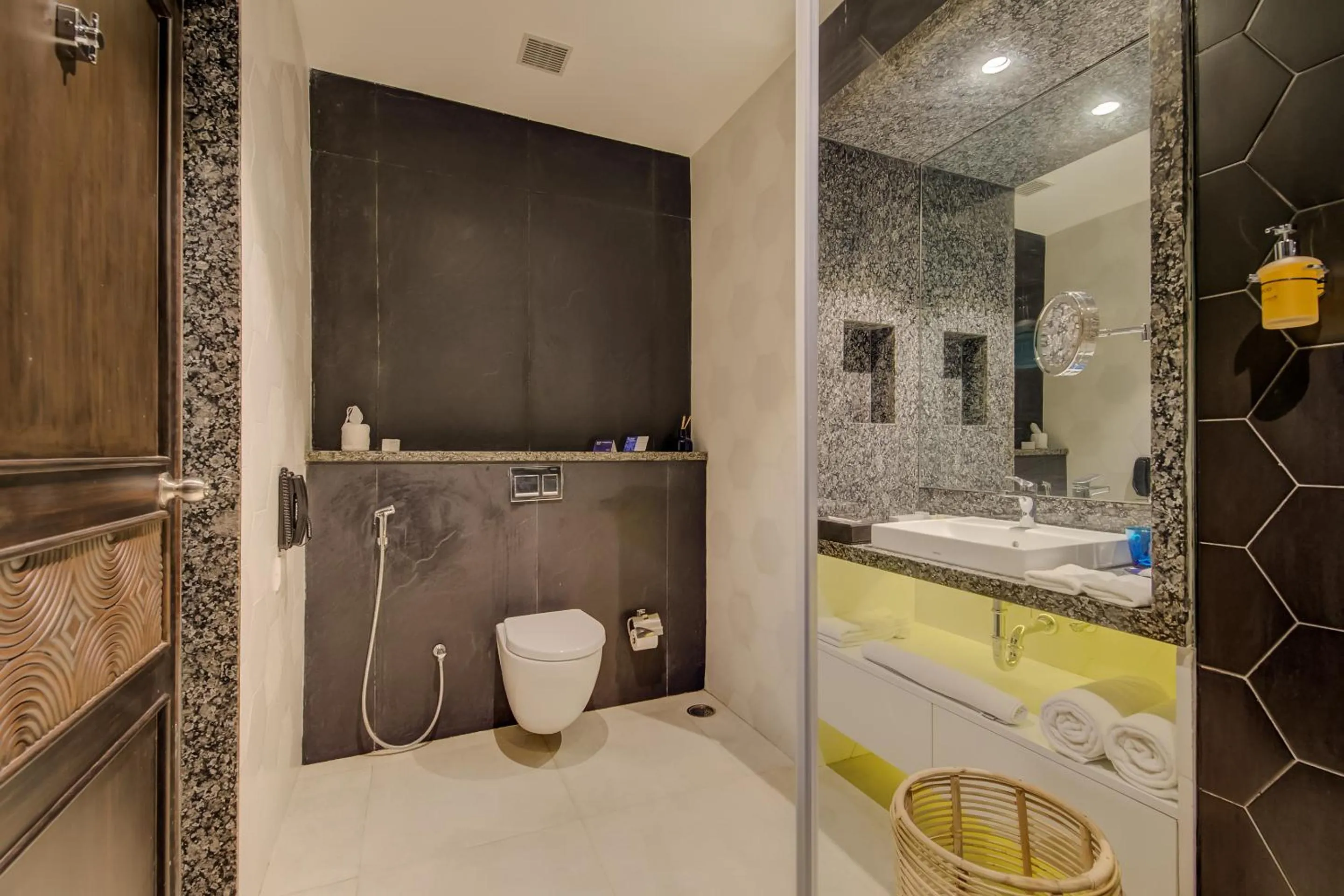 Bathroom in Radisson Blu Resort Temple Bay Mamallapuram