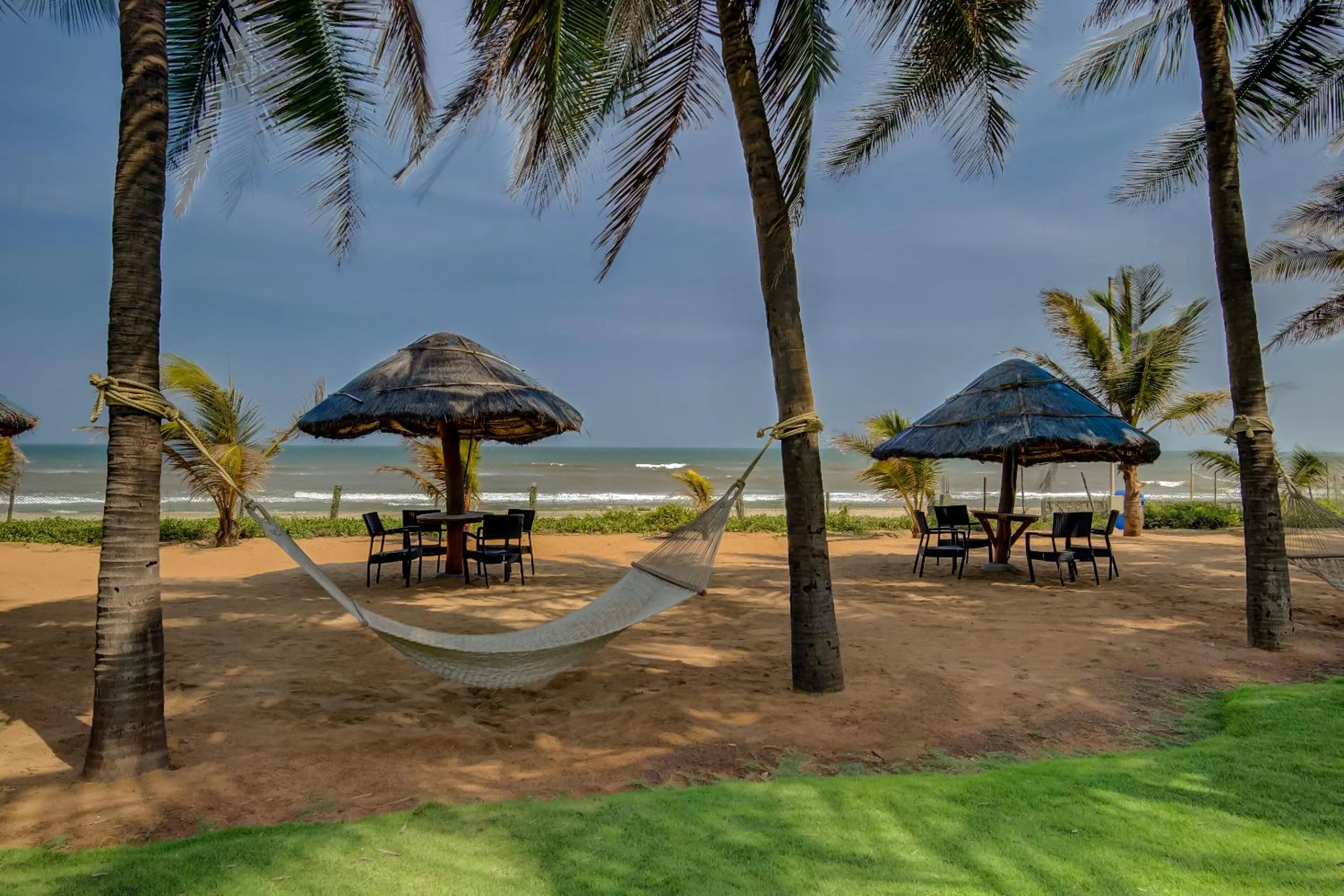 Beach in Radisson Blu Resort Temple Bay Mamallapuram