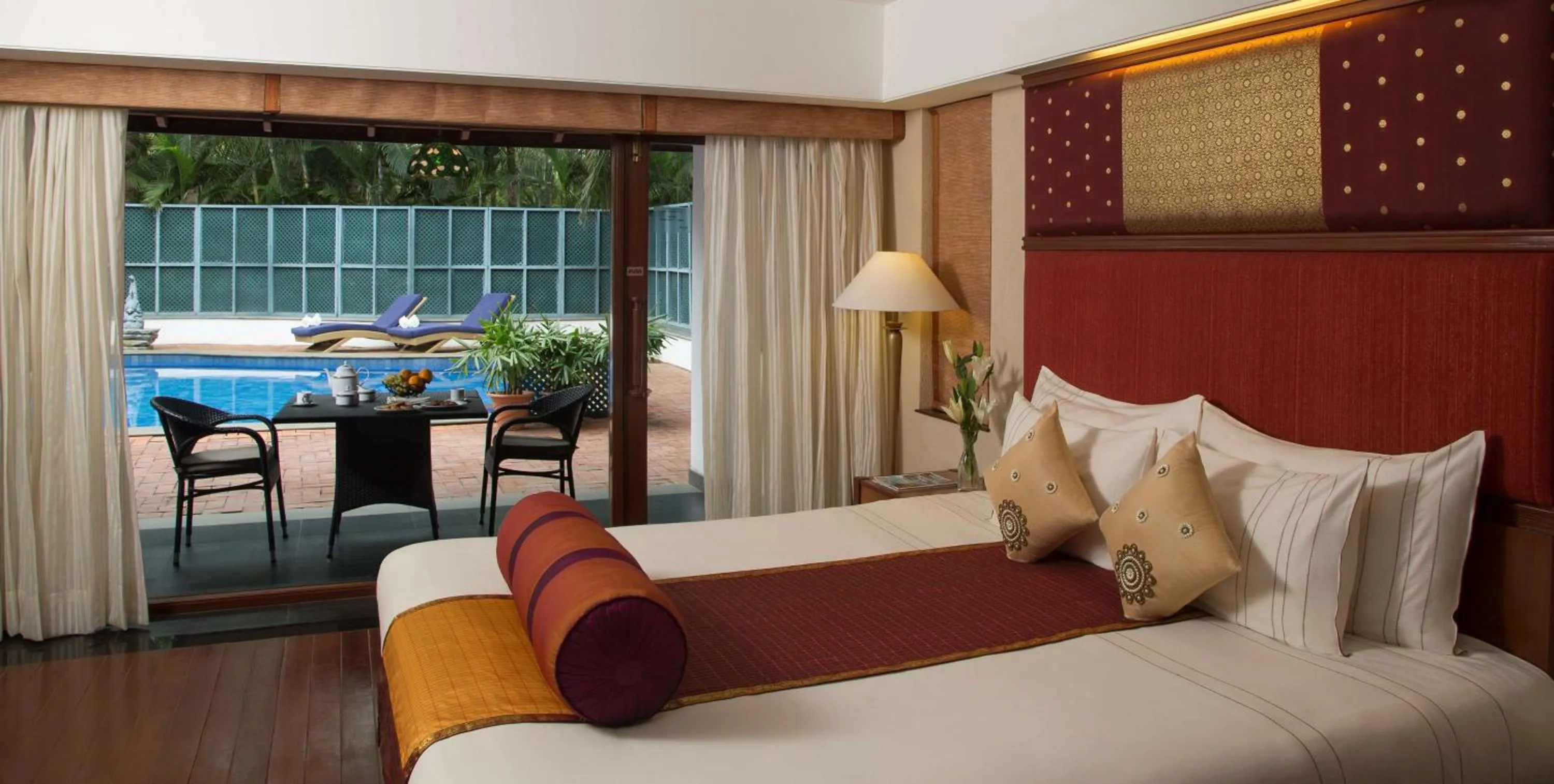 Photo of the whole room, Bed in Radisson Blu Resort Temple Bay Mamallapuram