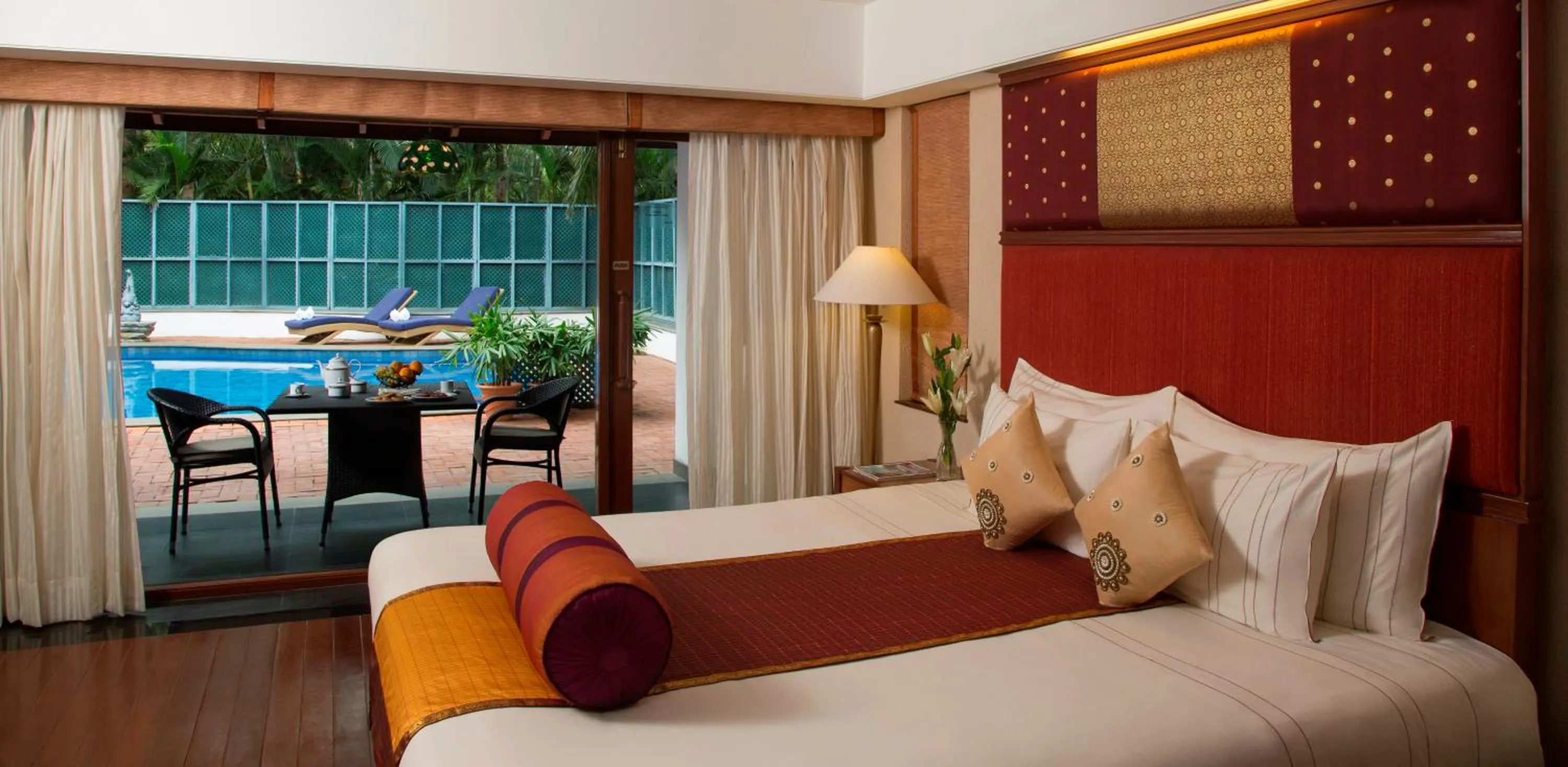 Bedroom, Bed in Radisson Blu Resort Temple Bay Mamallapuram