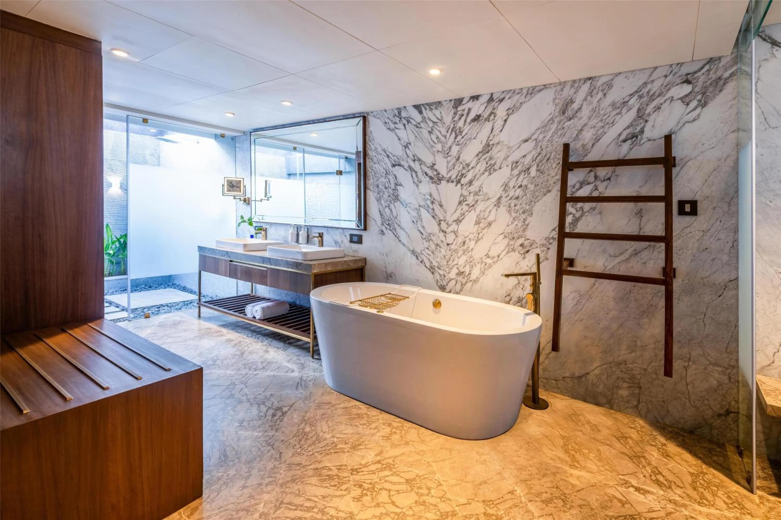 Bathroom, Bed in Radisson Blu Resort Temple Bay Mamallapuram