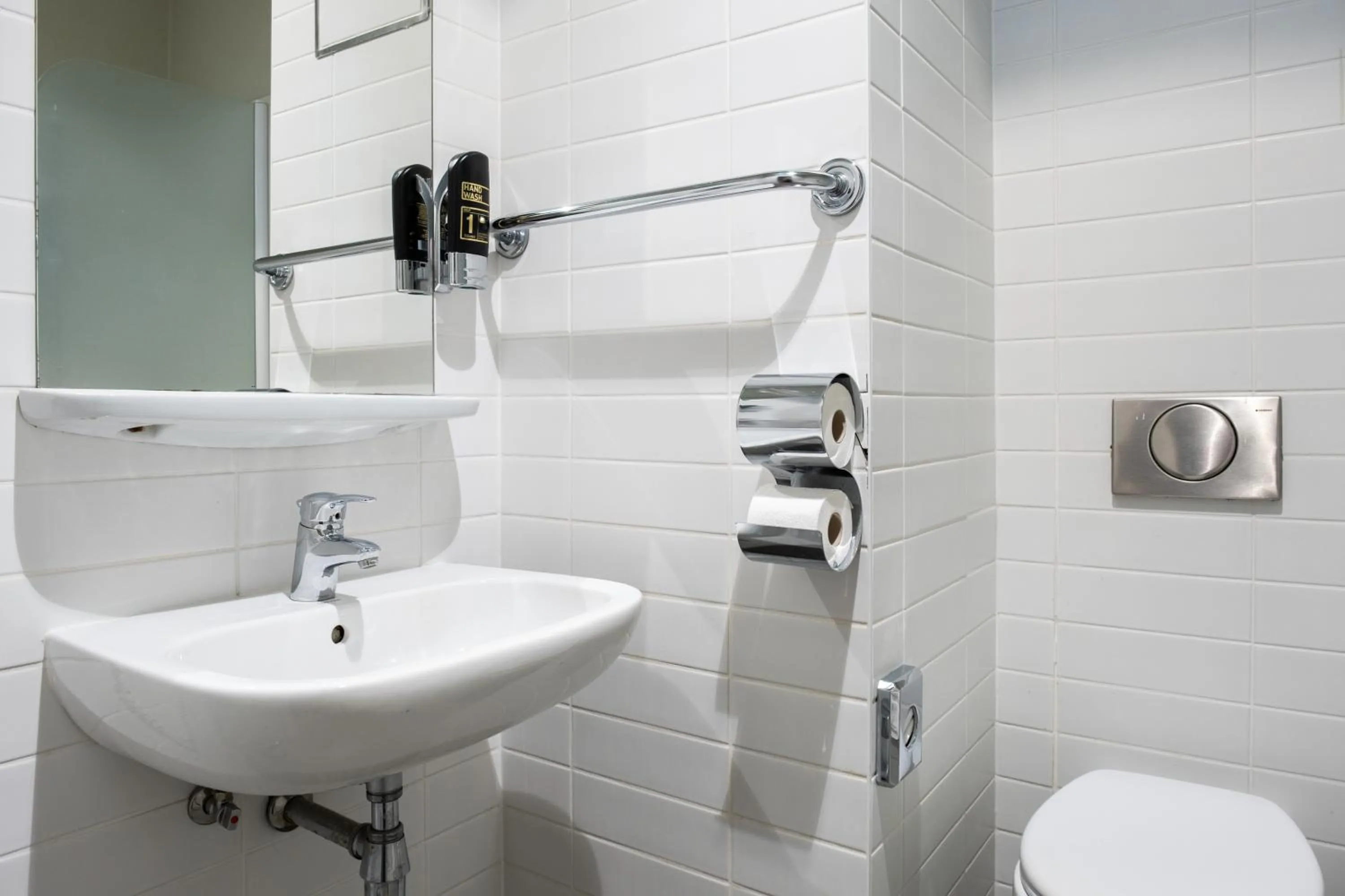 Bathroom in a&o Antwerpen Centraal