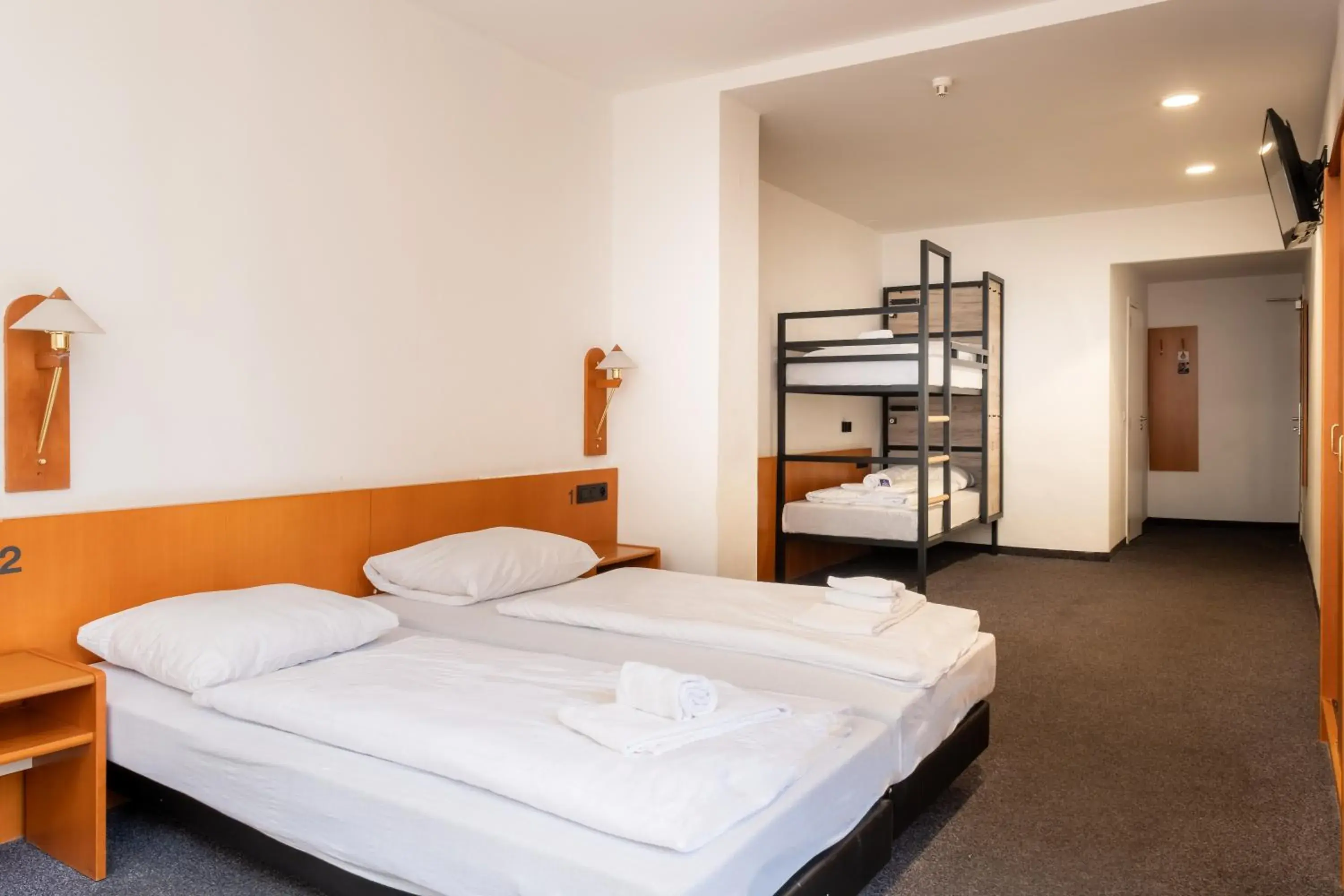 Quadruple Room in a&o Antwerpen Centraal Quadruple Room in a&o Antwerpen Centraal