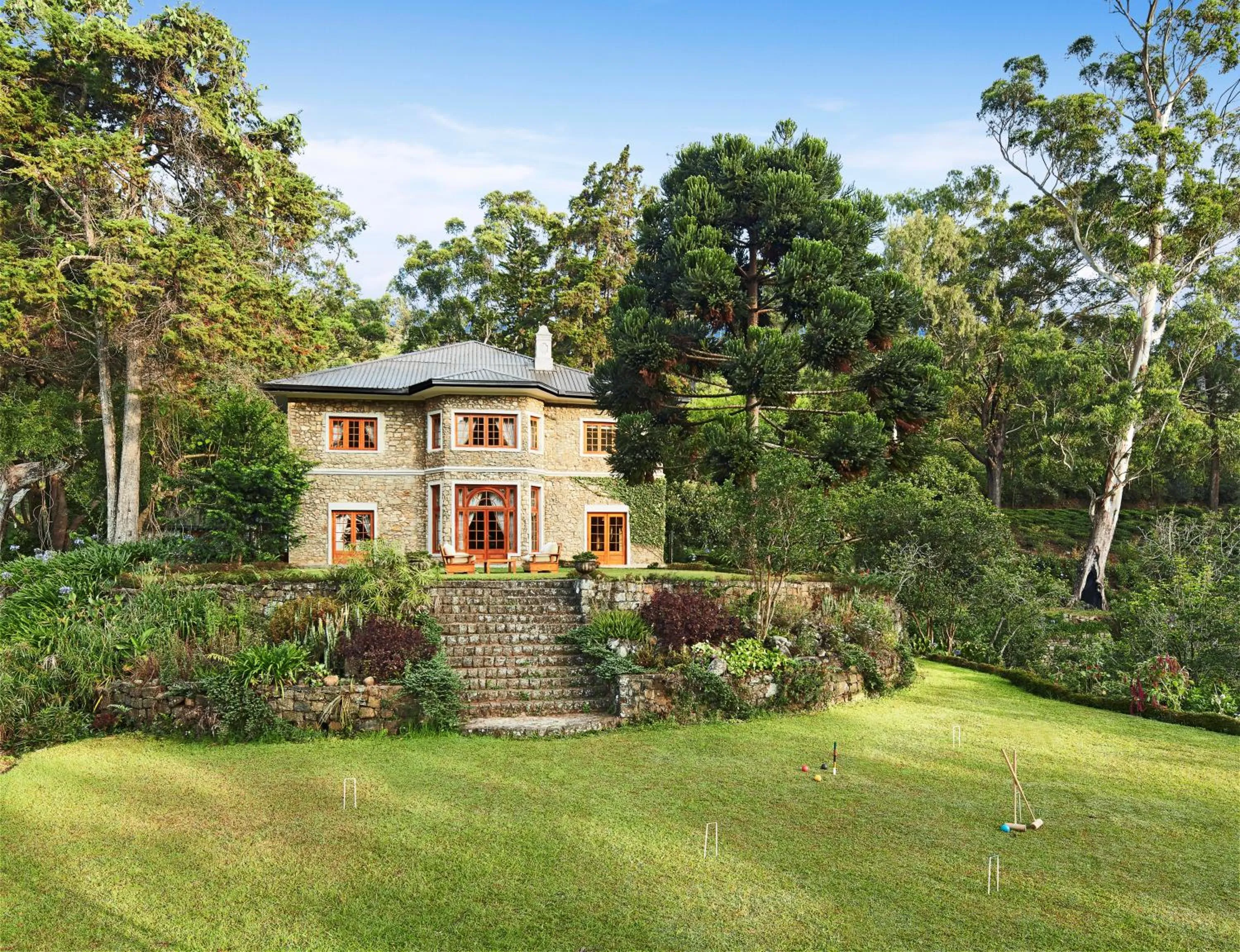 Facade/entrance in Jetwing Warwick Gardens