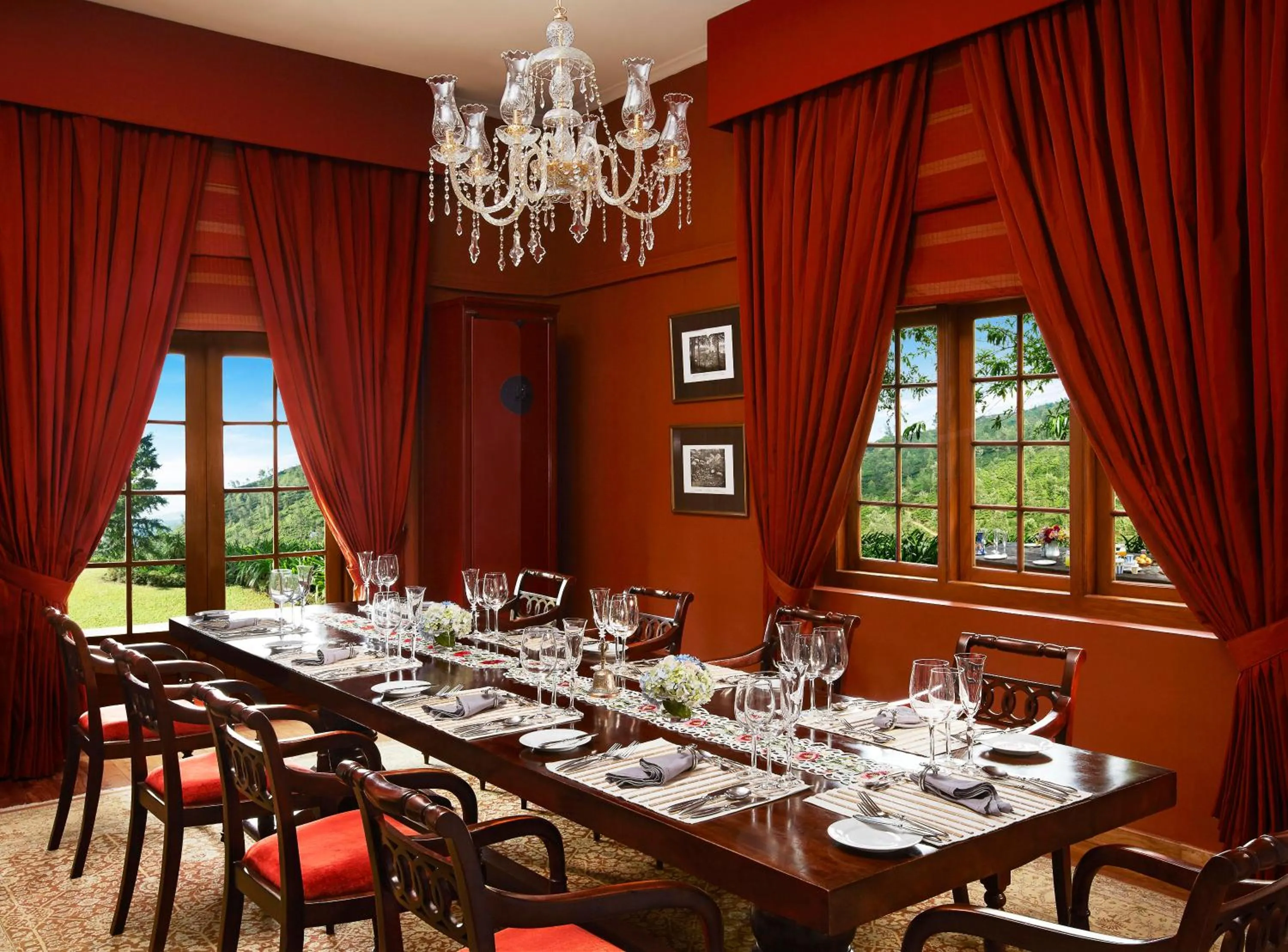 Restaurant/places to eat in Jetwing Warwick Gardens