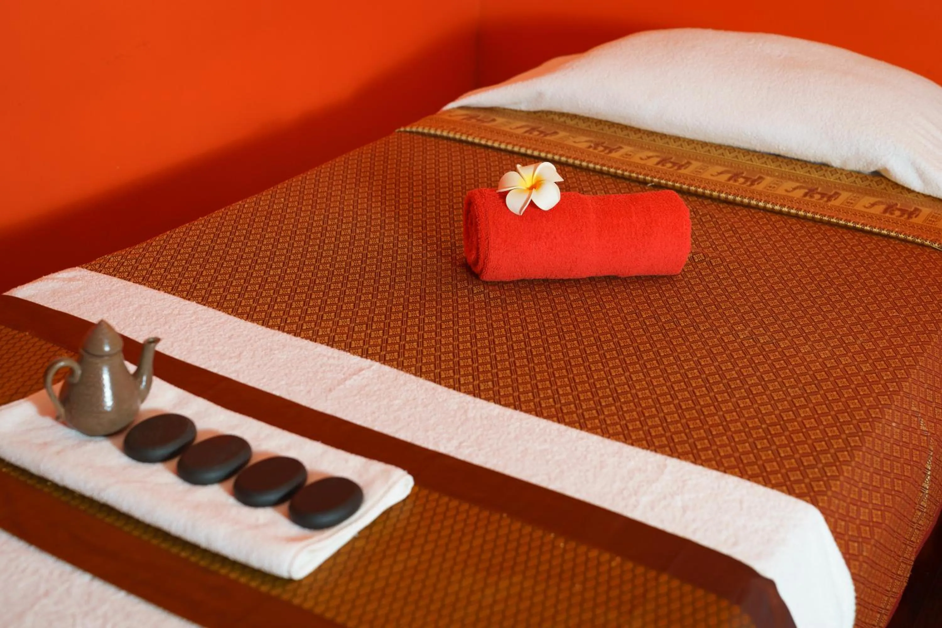 Massage, Bed in Golden Temple Hotel