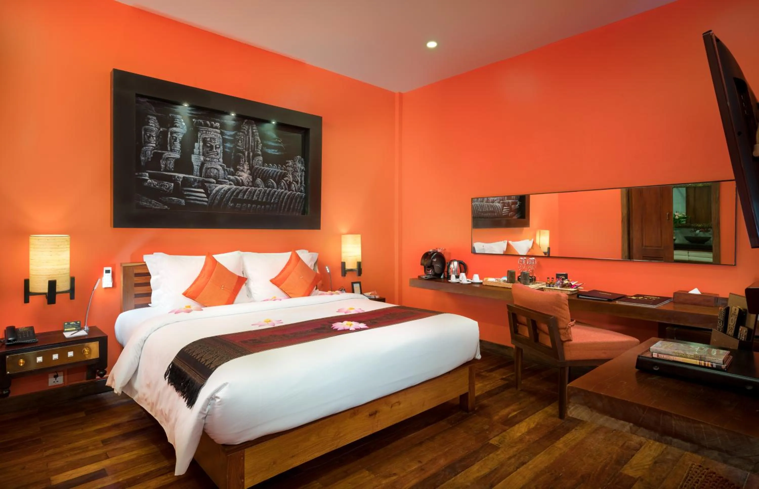 Bedroom, Bed in Golden Temple Hotel