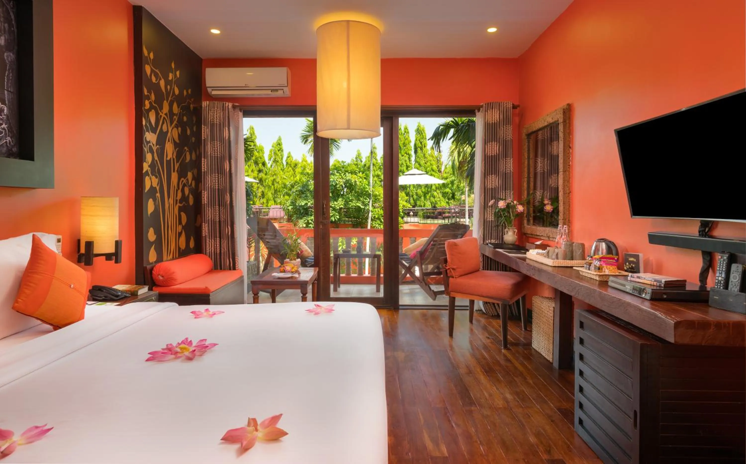 Bed in Golden Temple Hotel