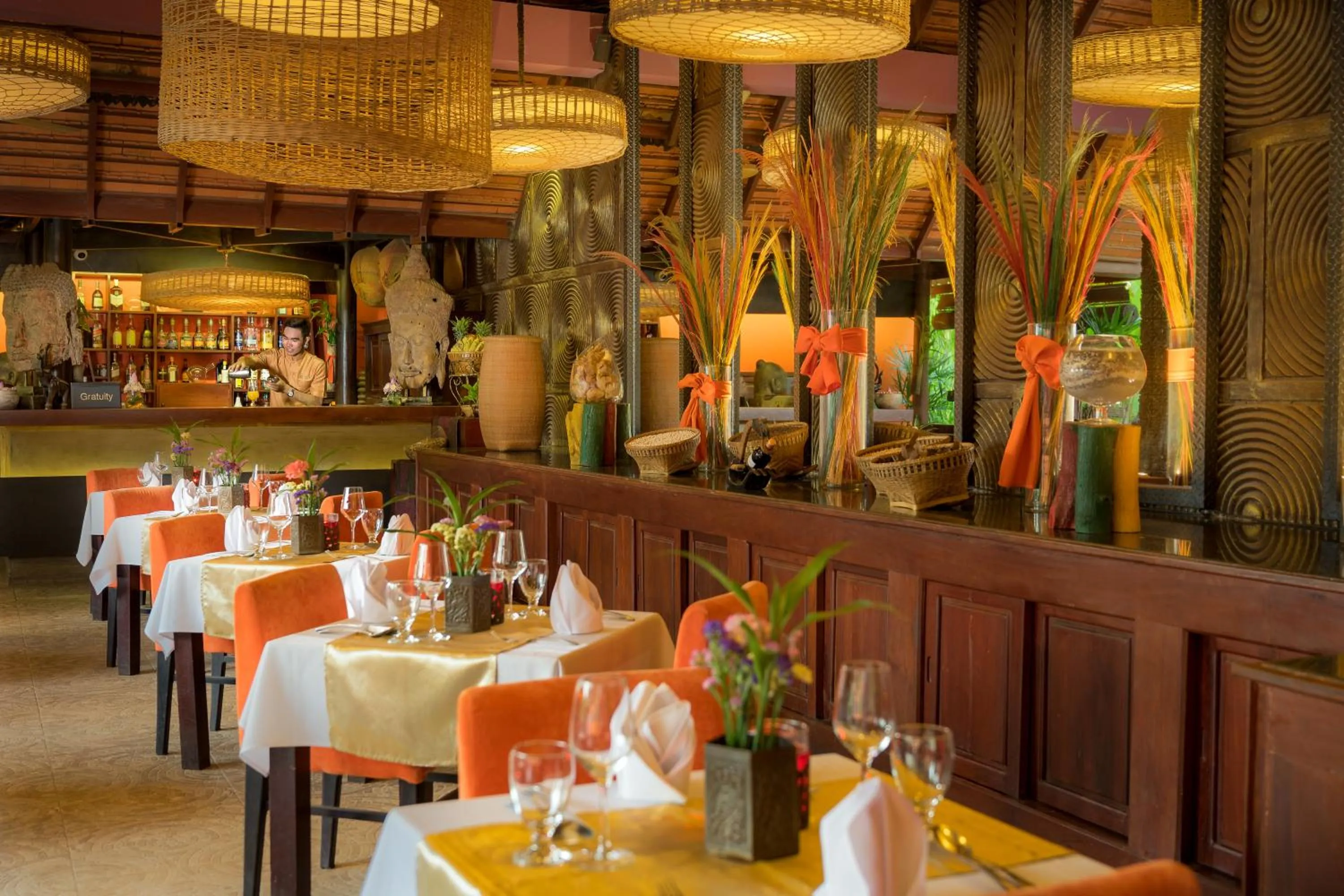 Restaurant/places to eat in Golden Temple Hotel