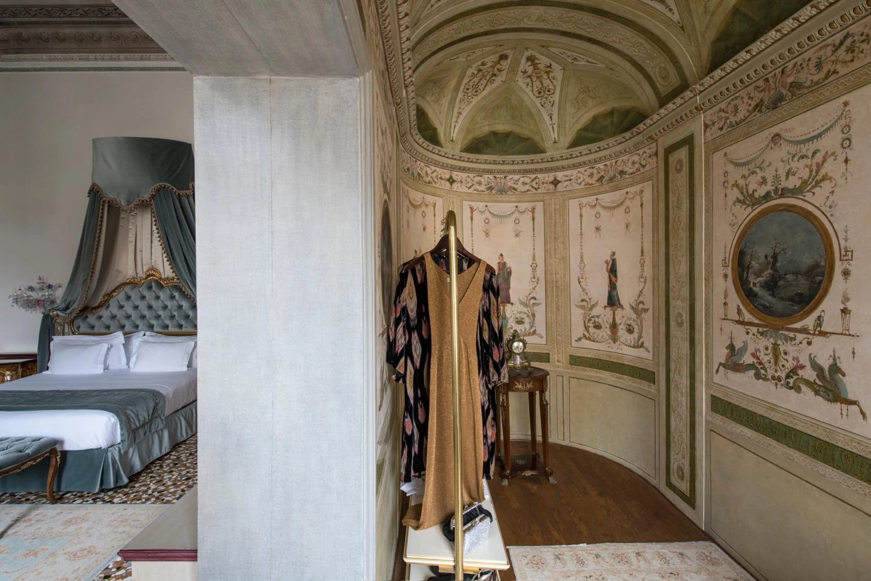 Bedroom, Bed in Hotel Nani Mocenigo Palace