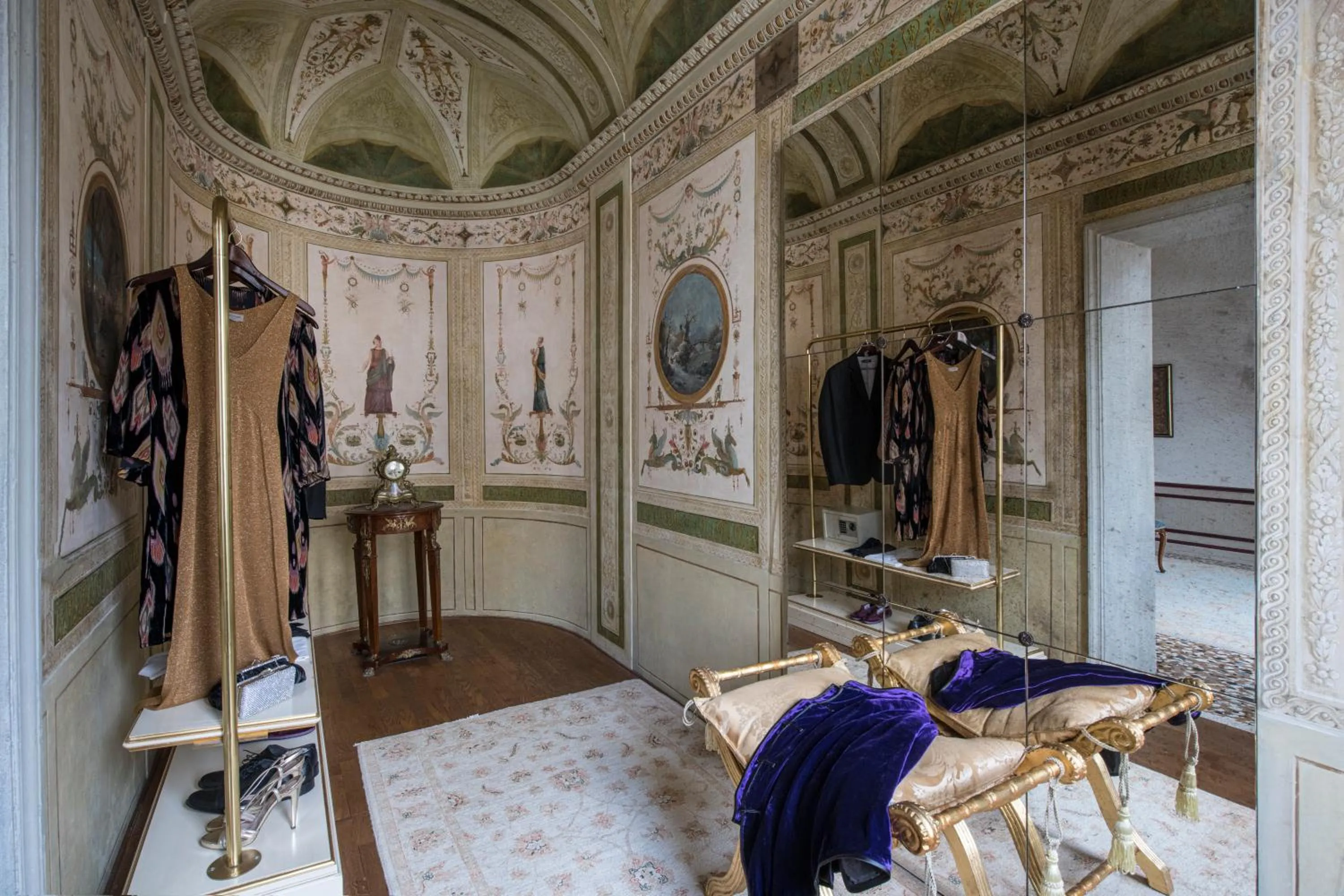 wardrobe in Hotel Nani Mocenigo Palace