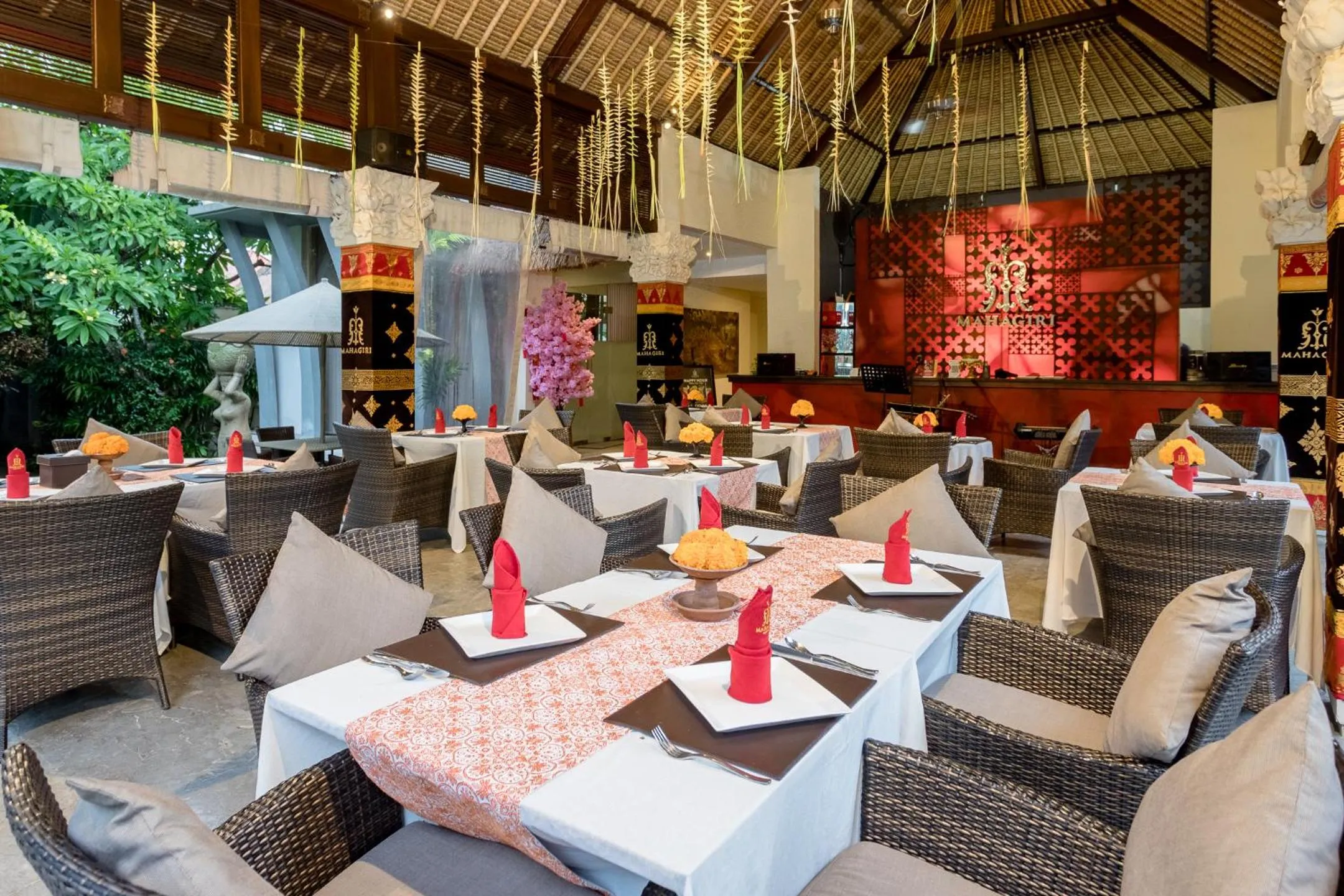 Restaurant/places to eat in Mahagiri Villas Sanur