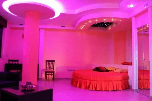 Decorative detail, Bed in Hotel Sette E Mezzo