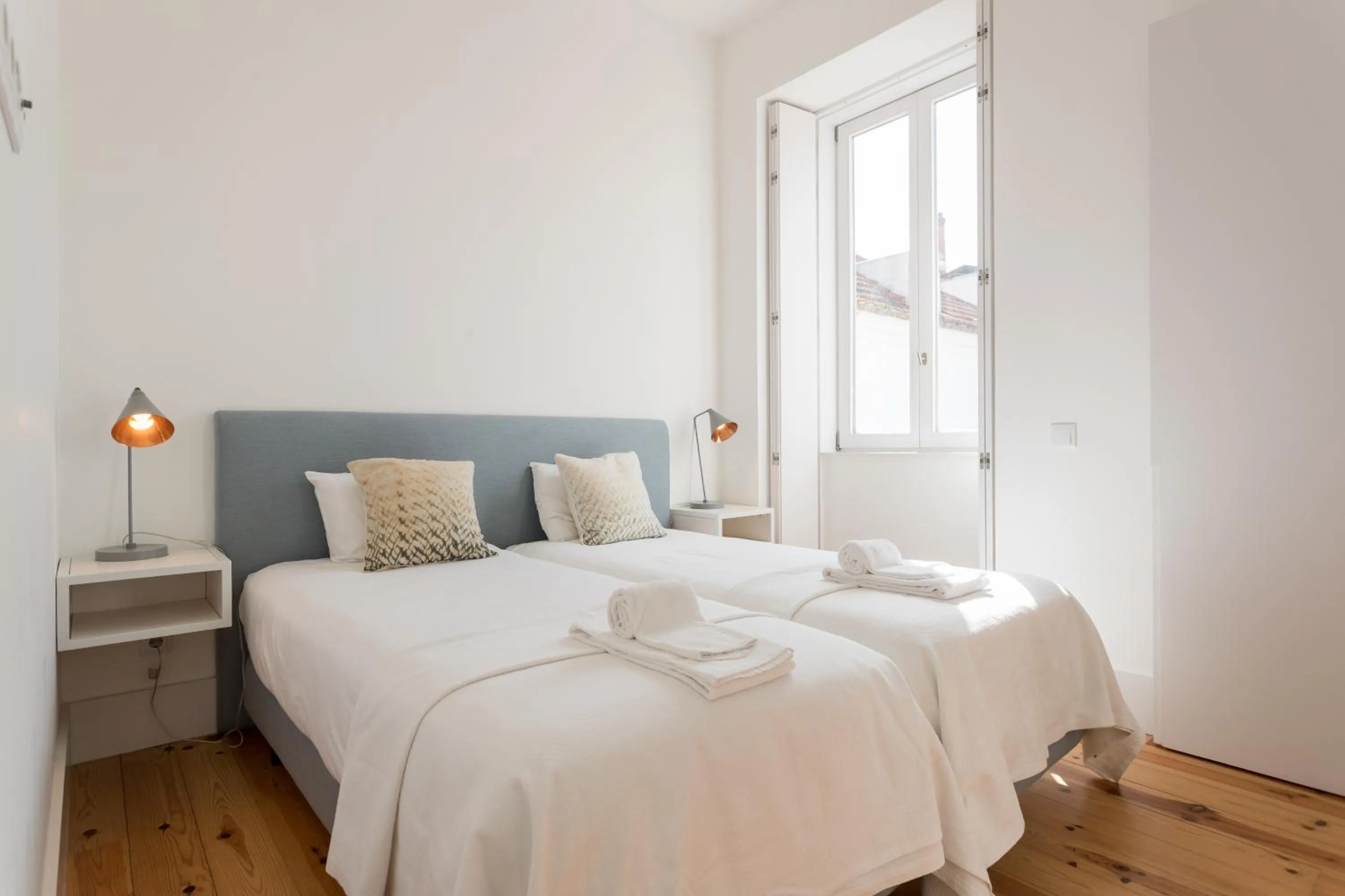Bedroom, Bed in Chiado Cozy Apartments - by LU Holidays