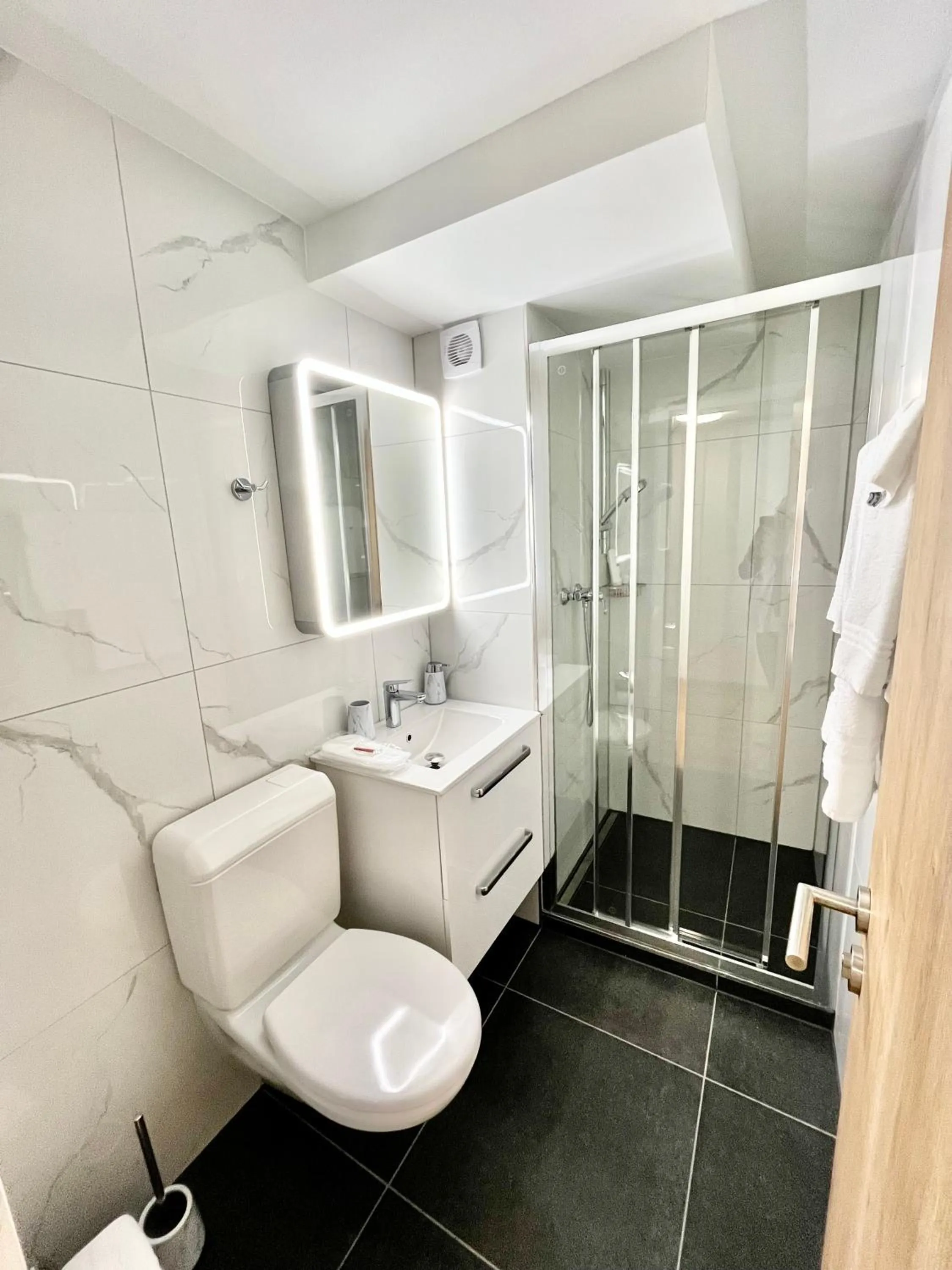 Bathroom in Seiler's Hotel