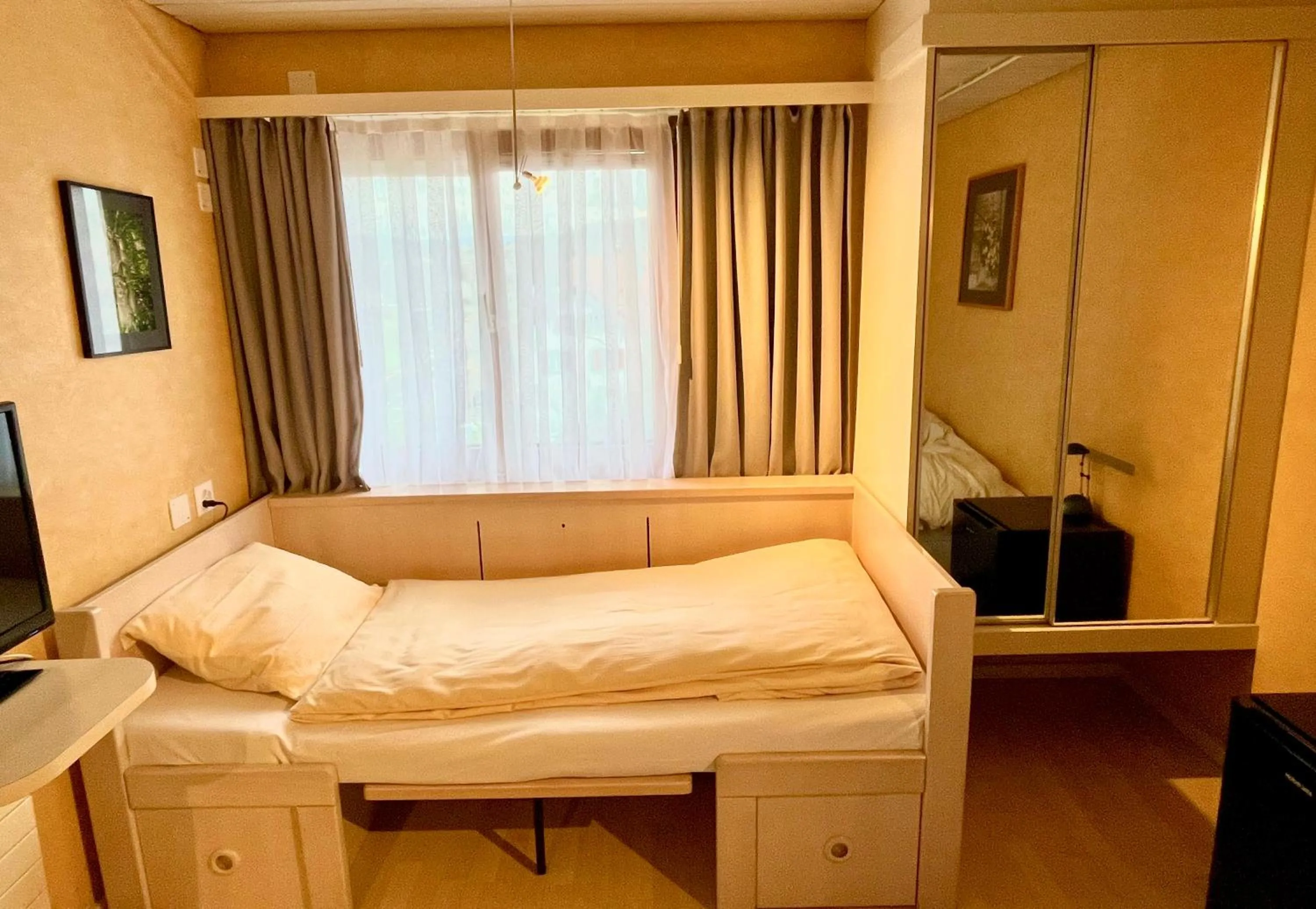 Bed in Seiler's Hotel