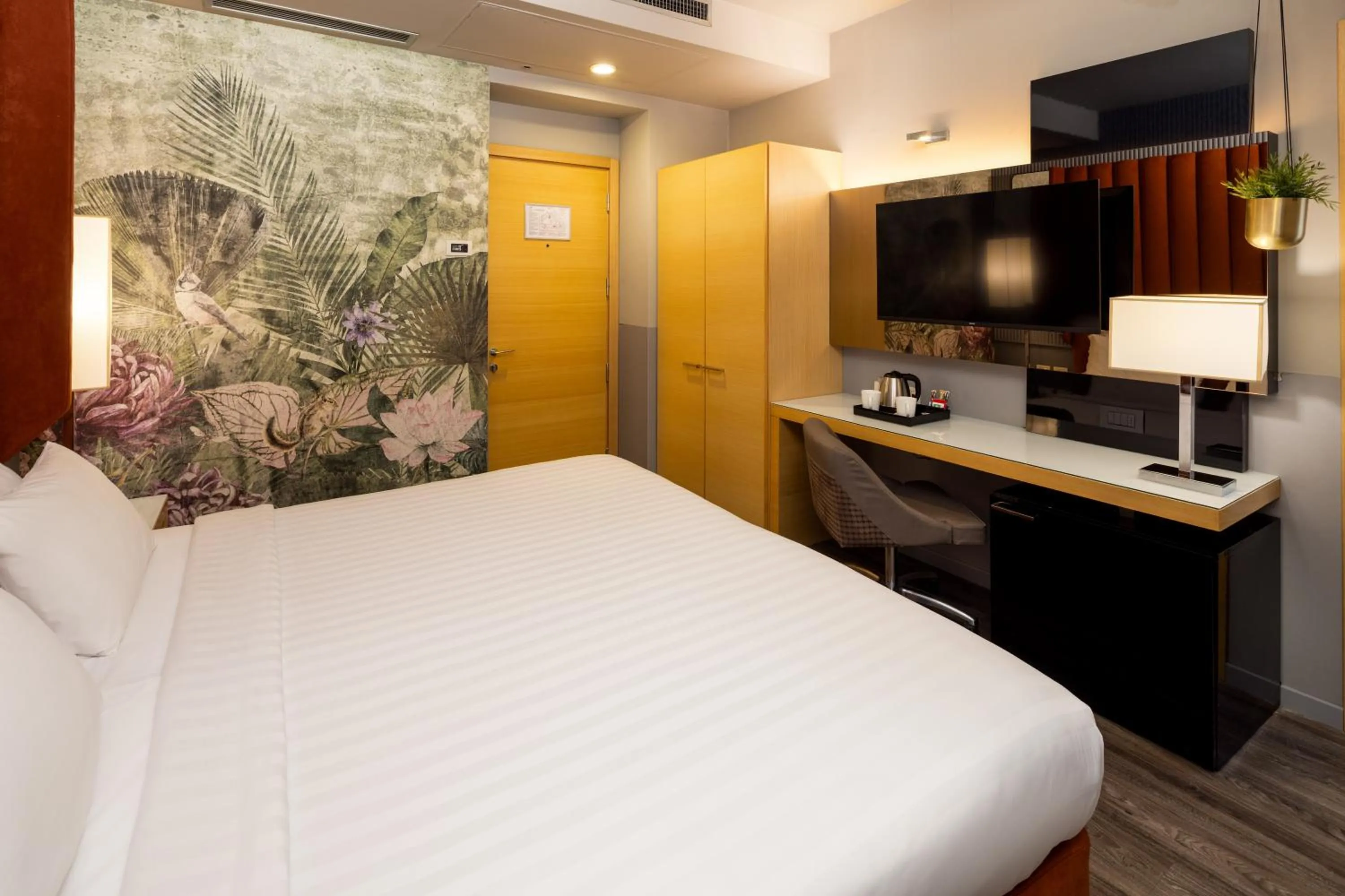 Bed in Holiday Inn Milan Garibaldi Station by IHG