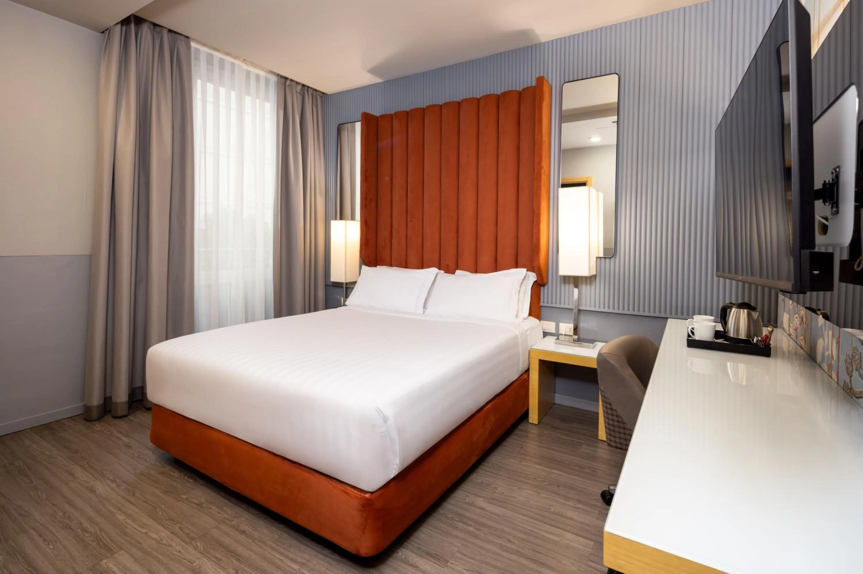 Bed in Holiday Inn Milan Garibaldi Station by IHG