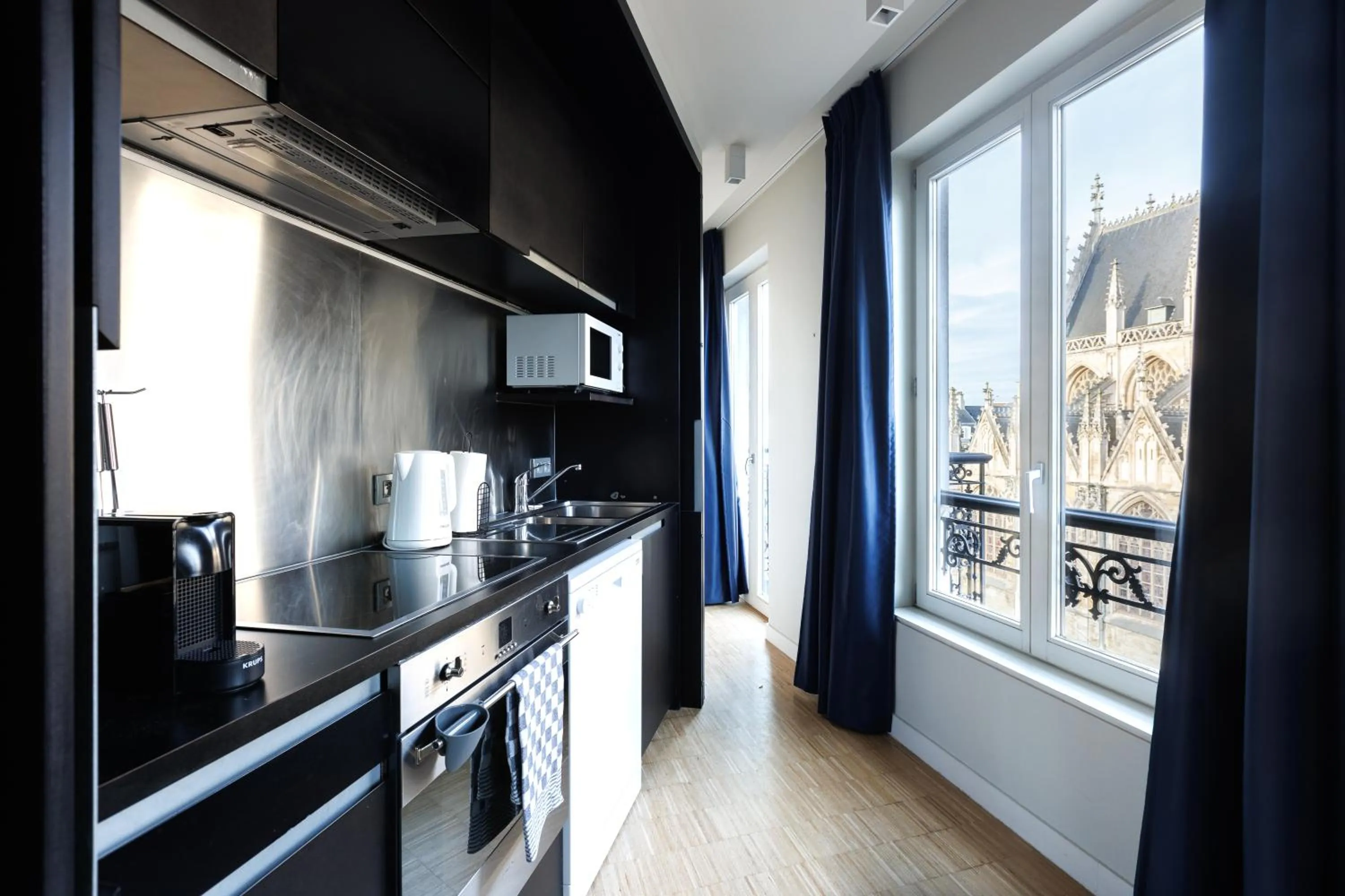 Kitchen or kitchenette in Sweett - Regence