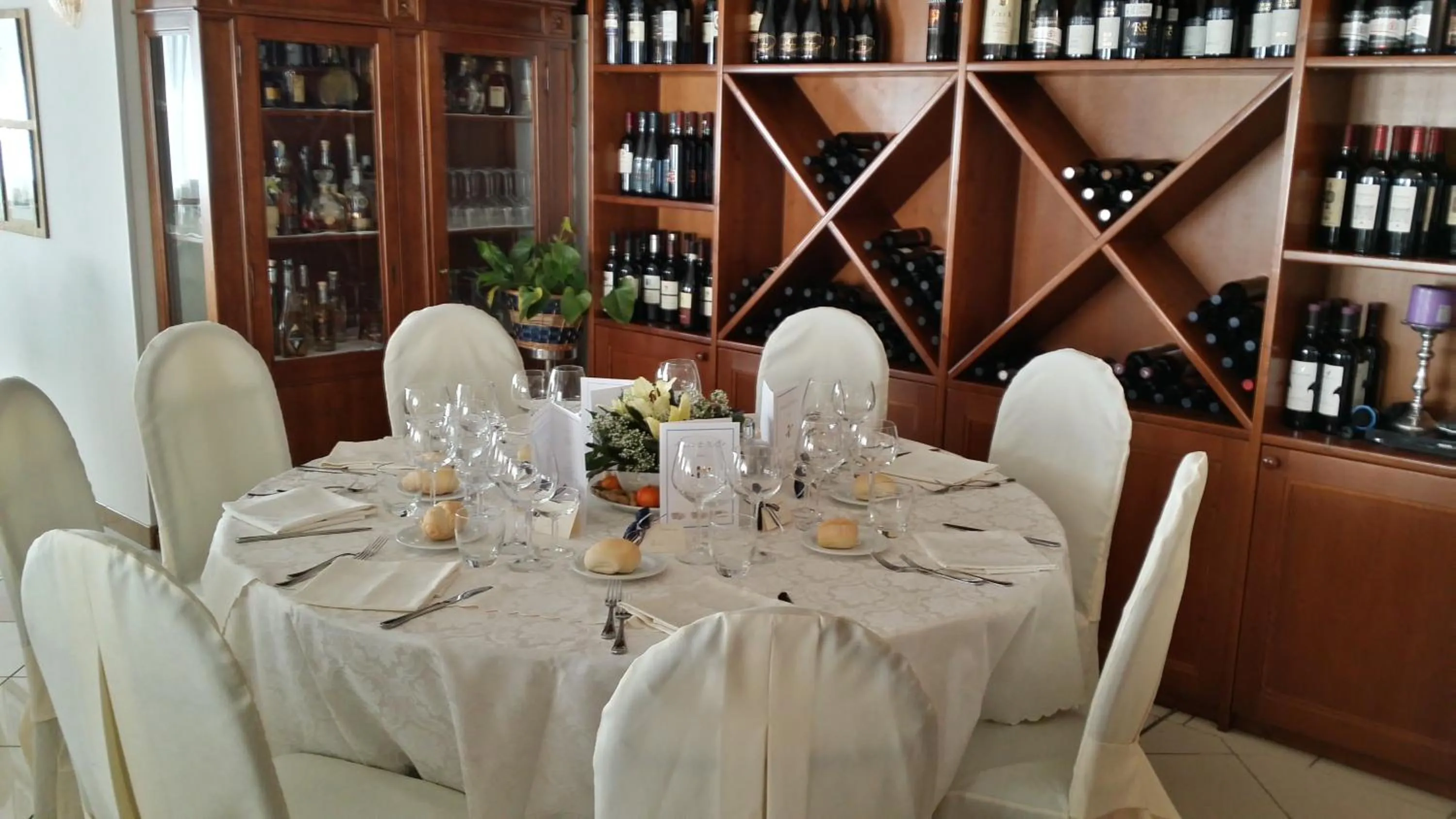 Restaurant/places to eat in Hotel Ristorante Alla Botte