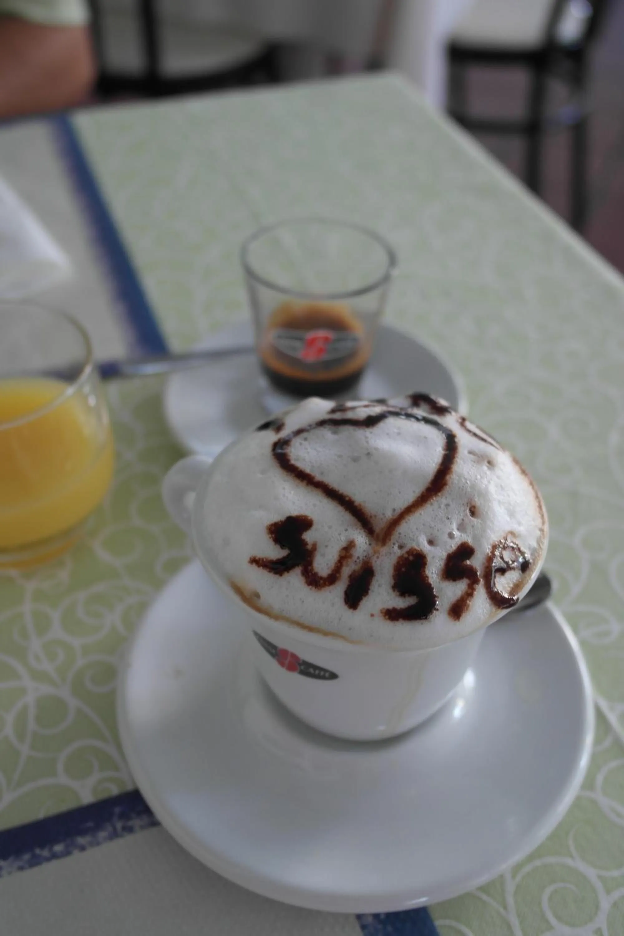 Drinks in Hotel Suisse