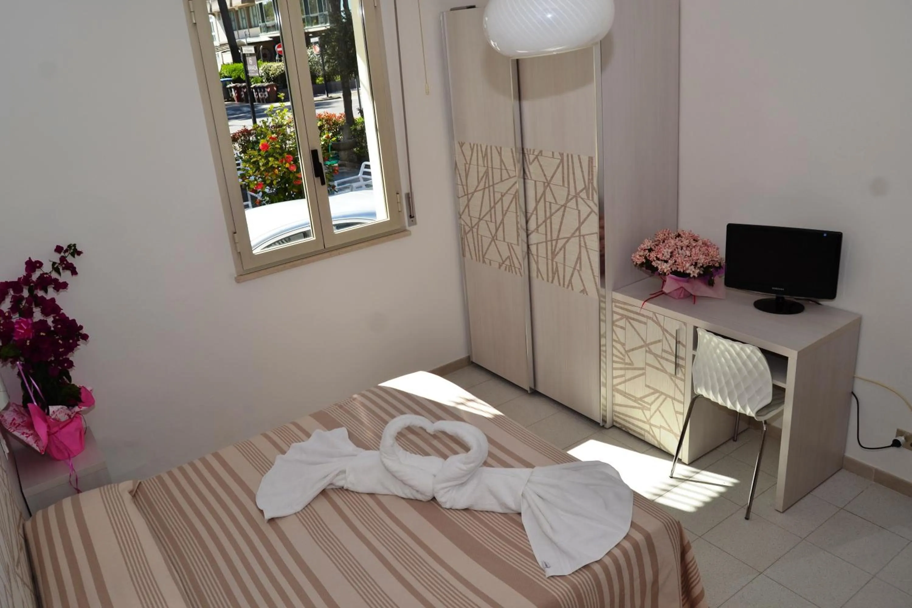 Photo of the whole room in Hotel Suisse