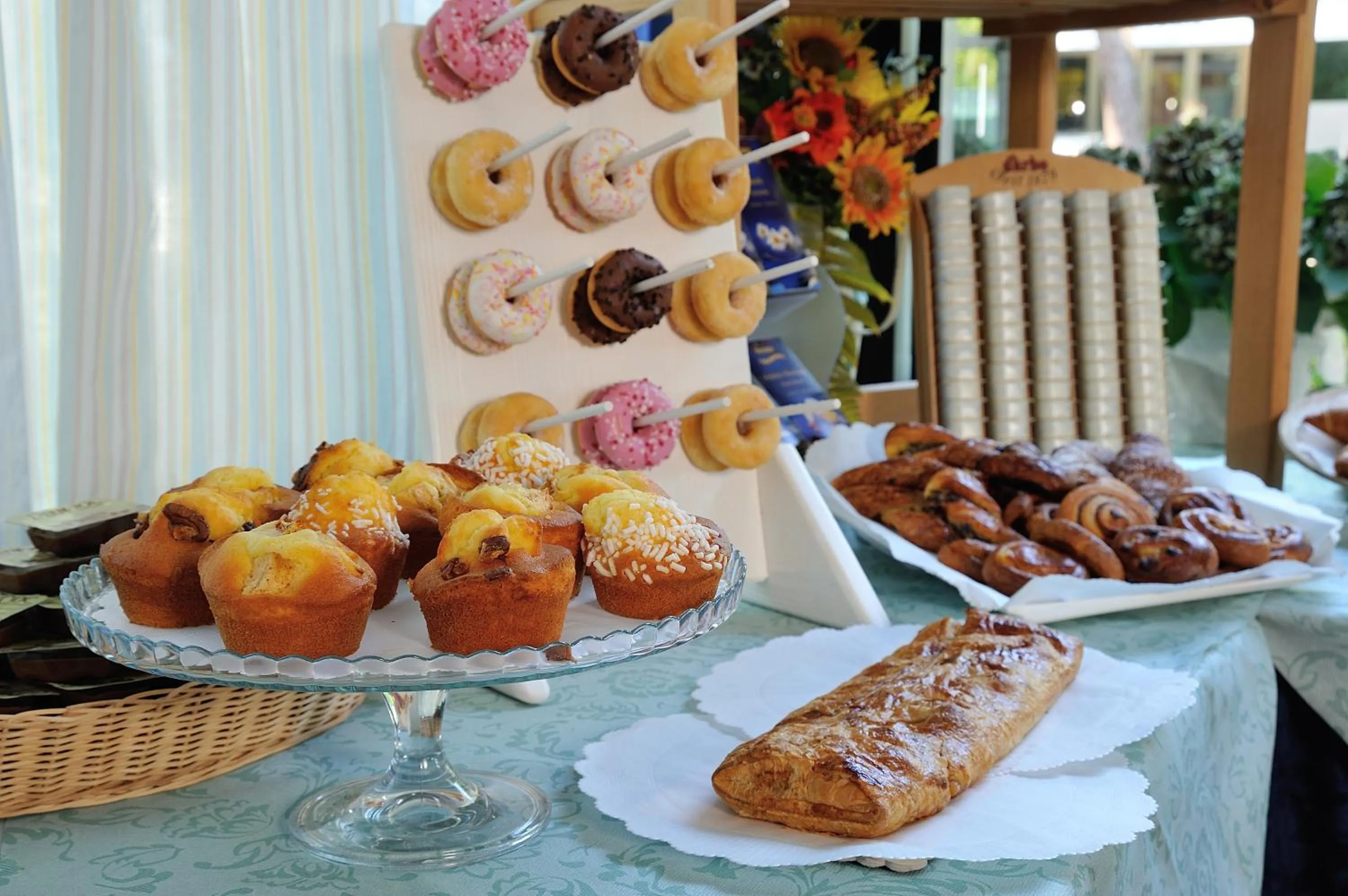 Buffet breakfast in Hotel Suisse