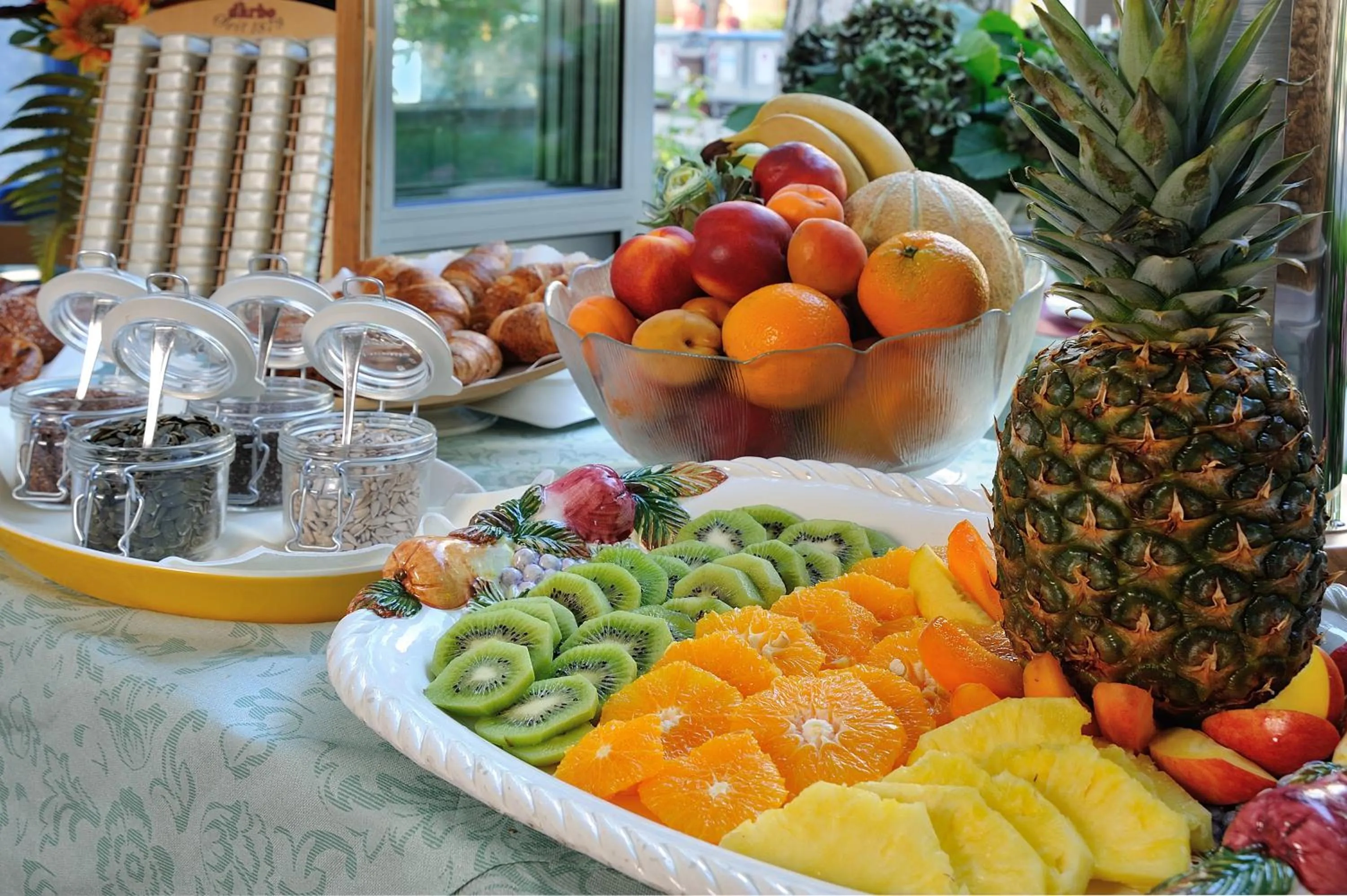 Buffet breakfast in Hotel Suisse