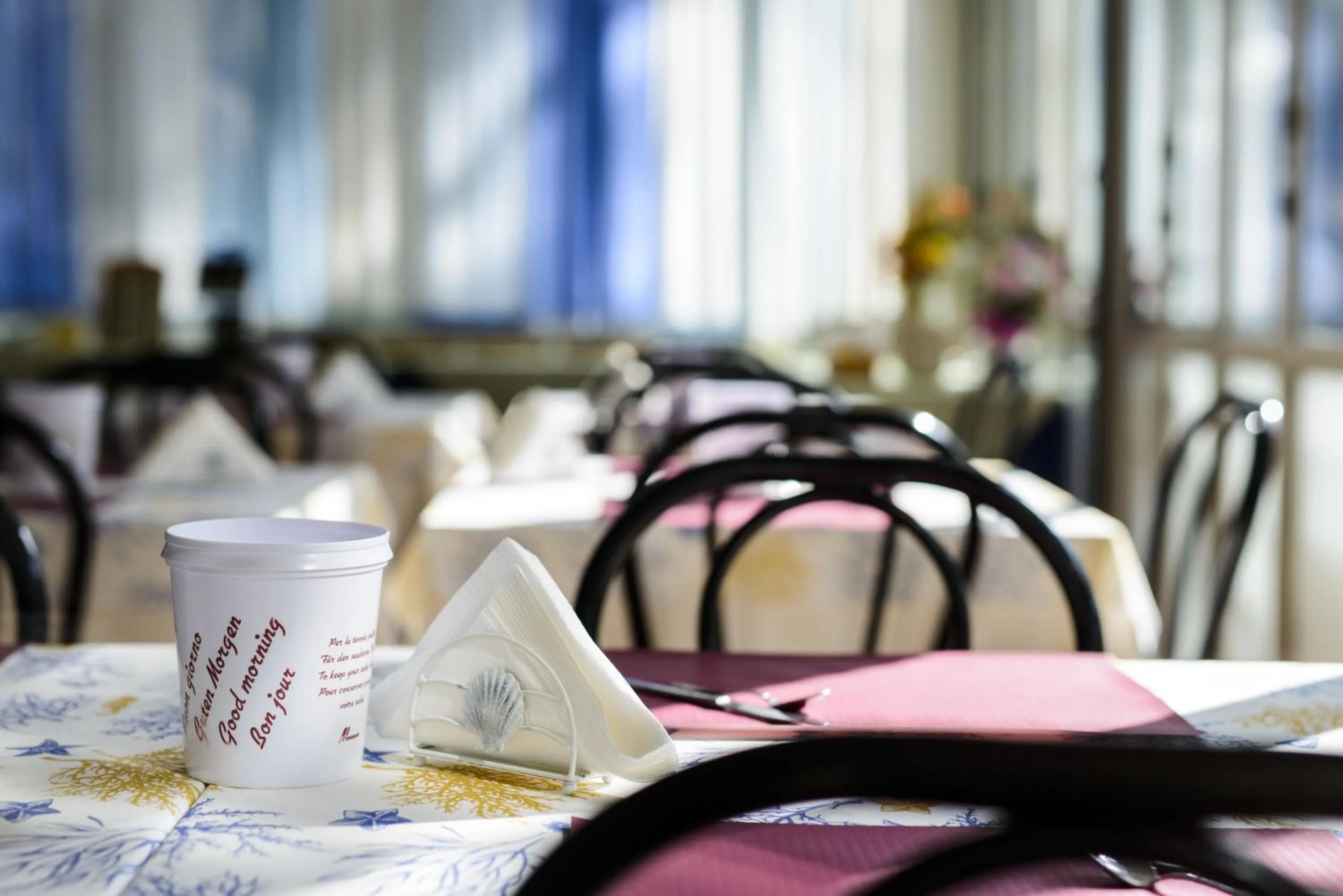 Restaurant/places to eat in Hotel Suisse