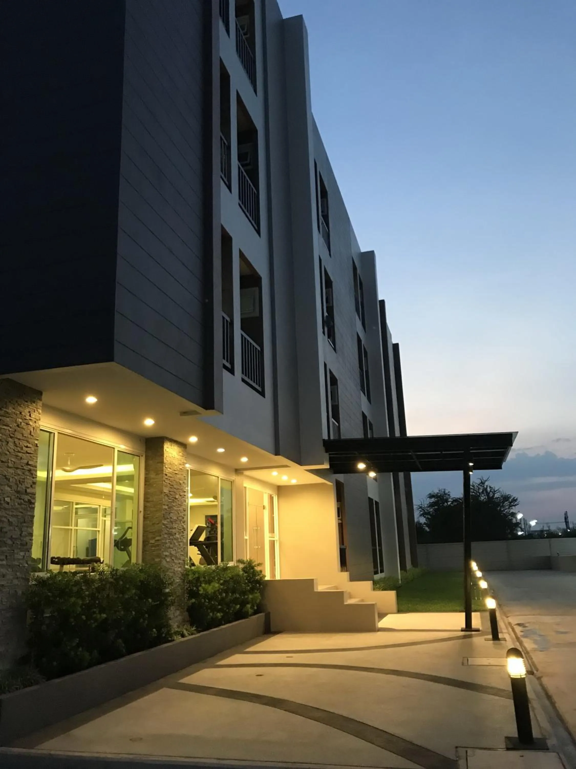 Facade/entrance in Baan Lamoon