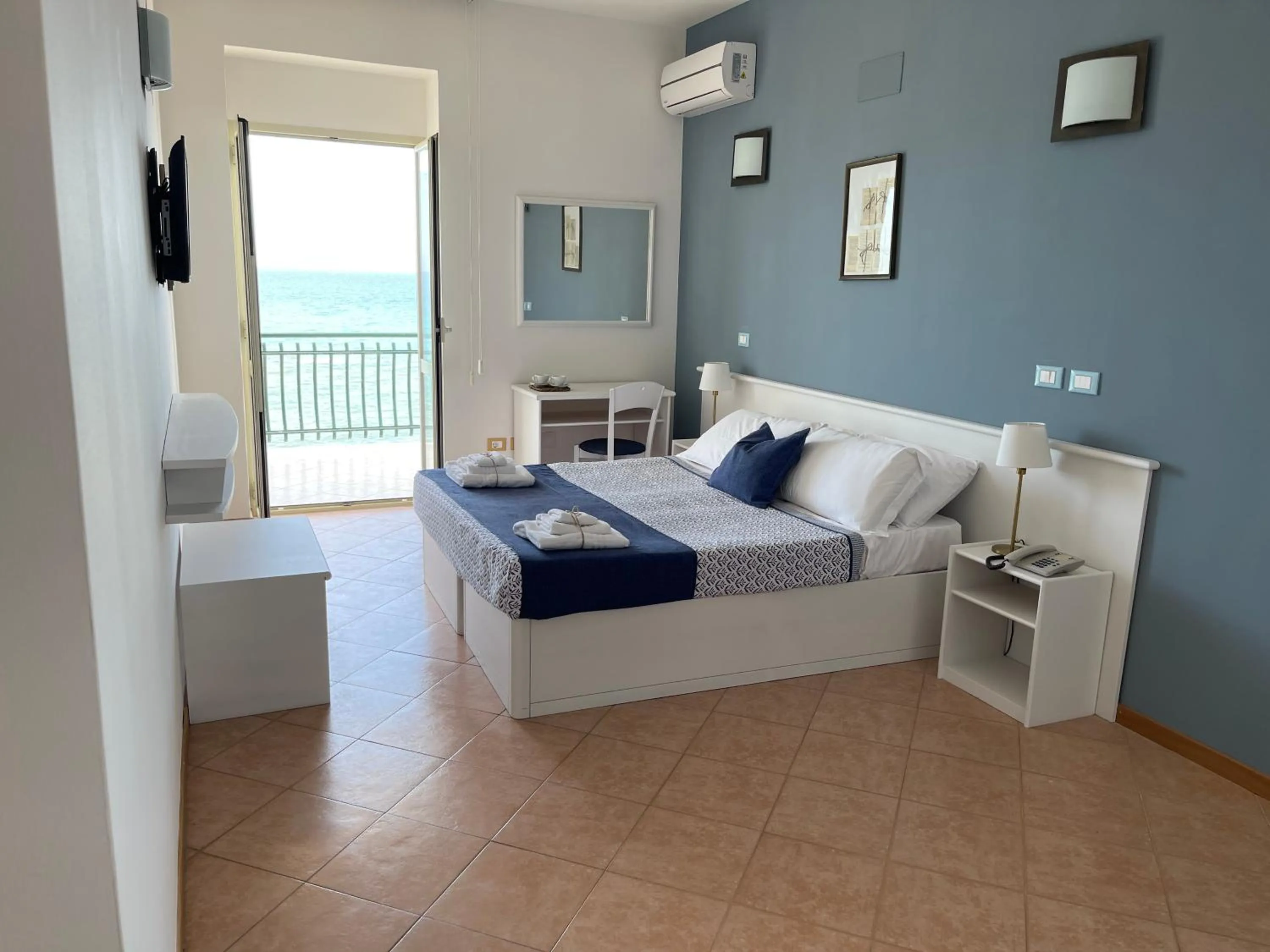 Gatto Bianco Casalabate