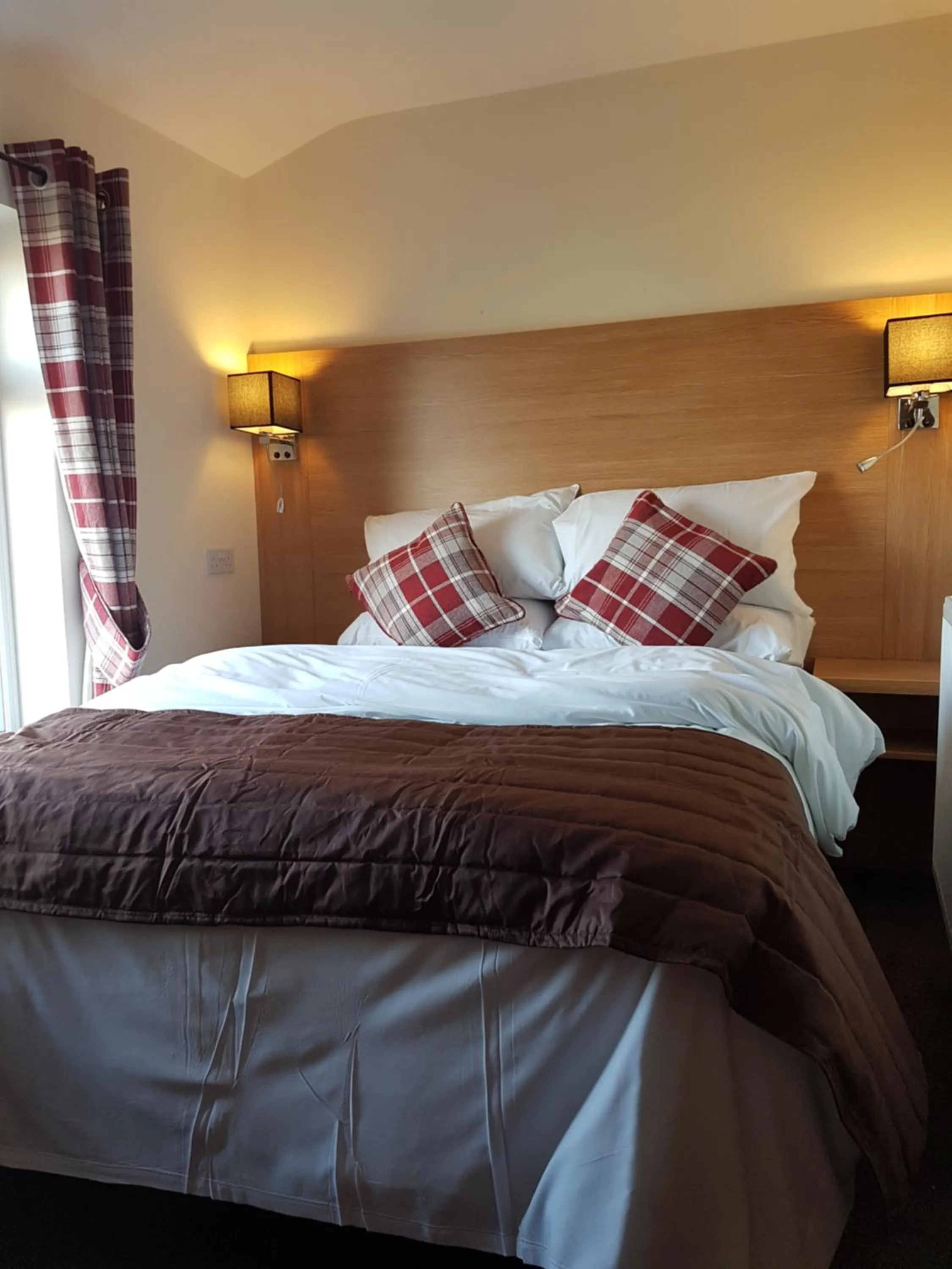 Bed in The Cliff Top Inn