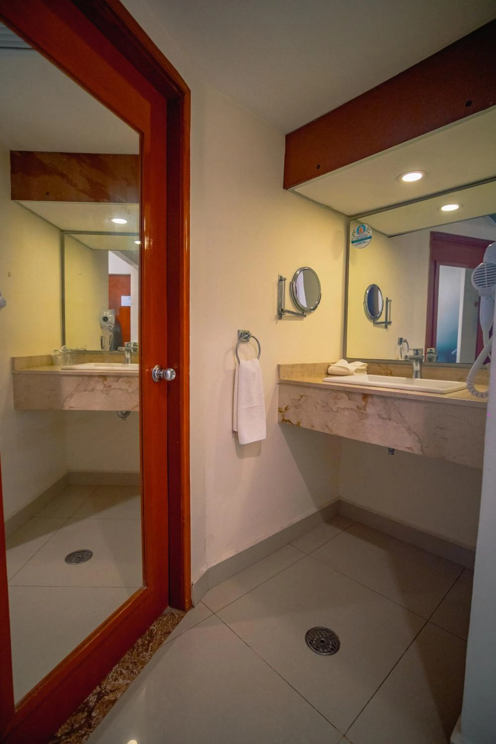 Bathroom in Hotel Hostal de Cortés