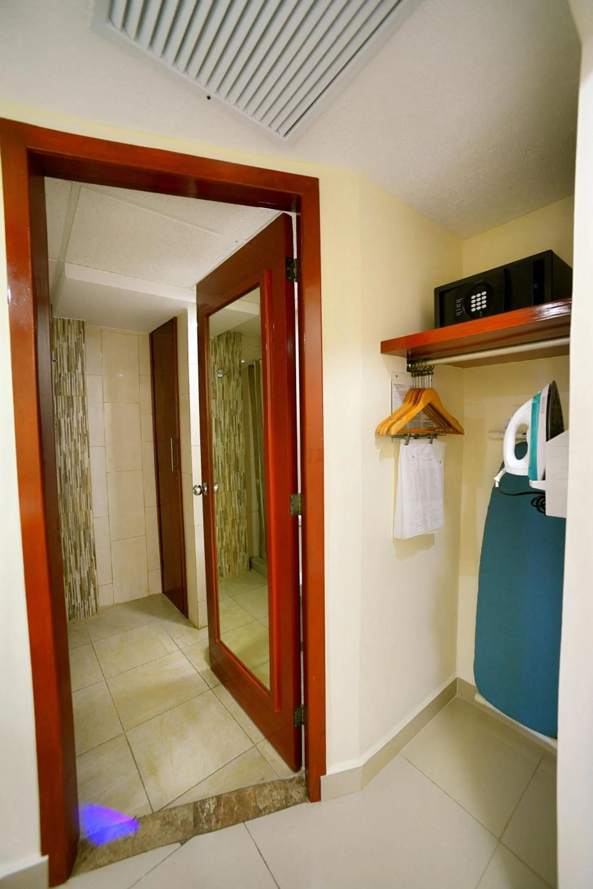 Bathroom in Hotel Hostal de Cortés