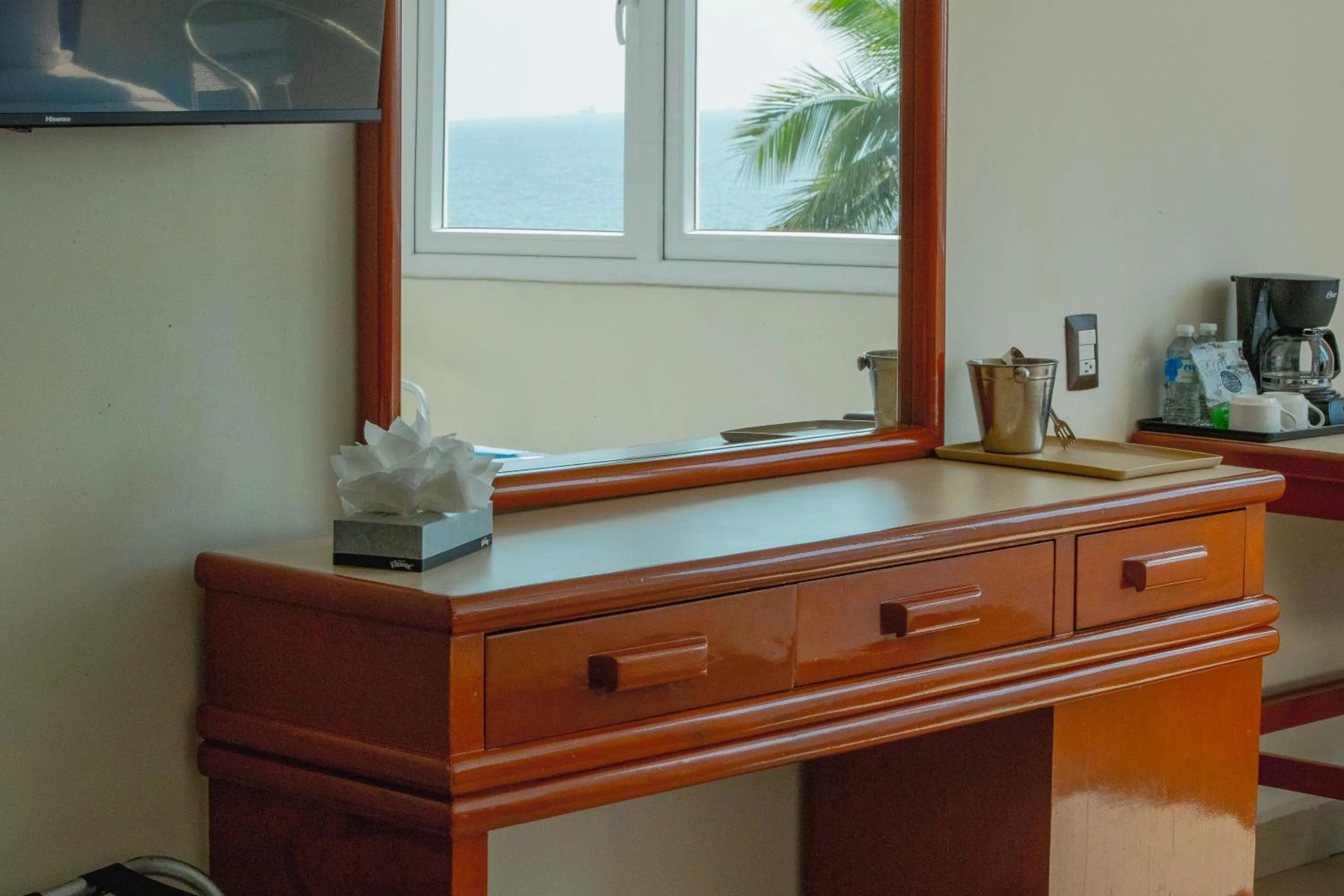 Coffee/tea facilities in Hotel Hostal de Cortés