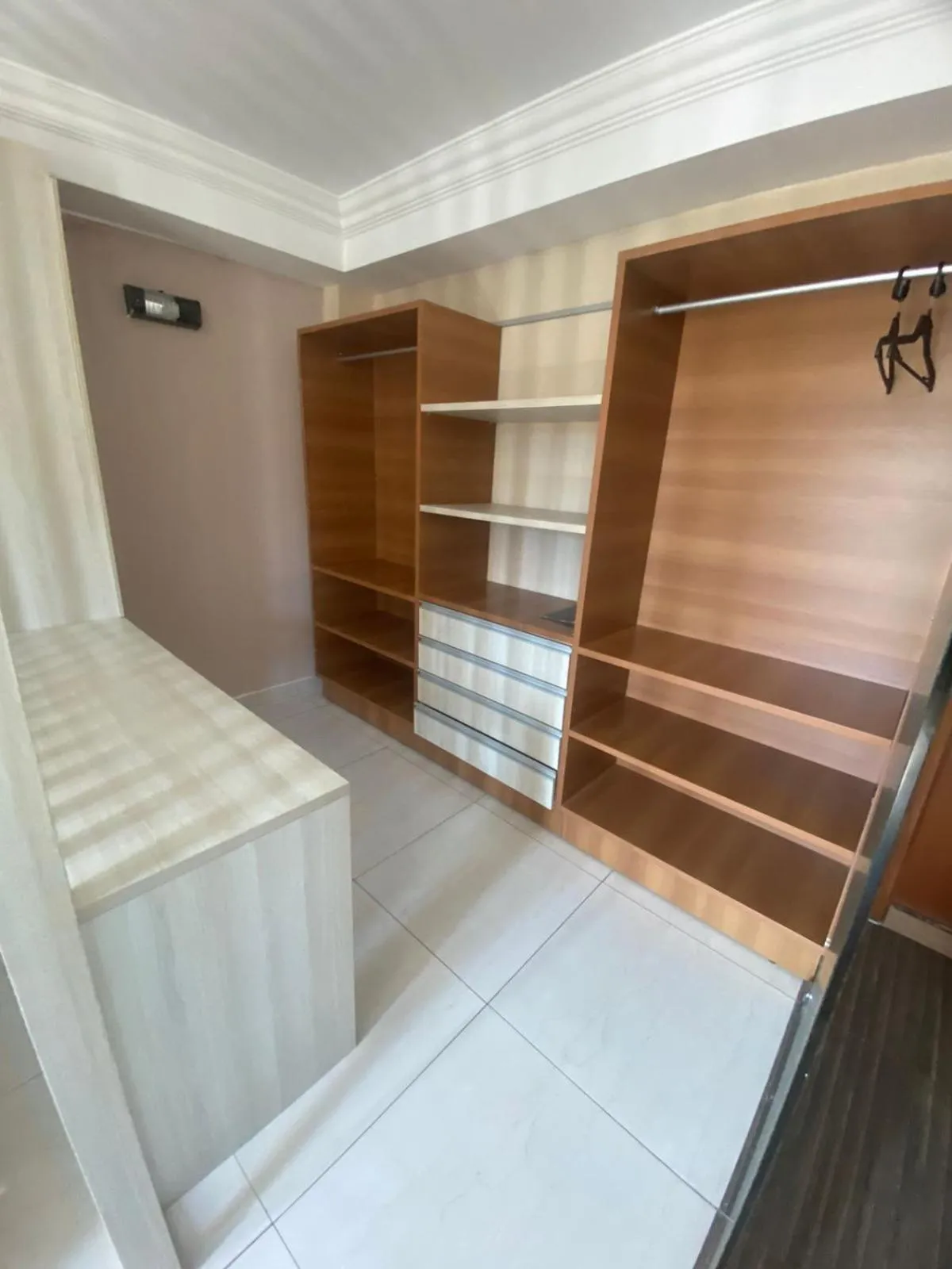 wardrobe in Nord Easy Green Sunset